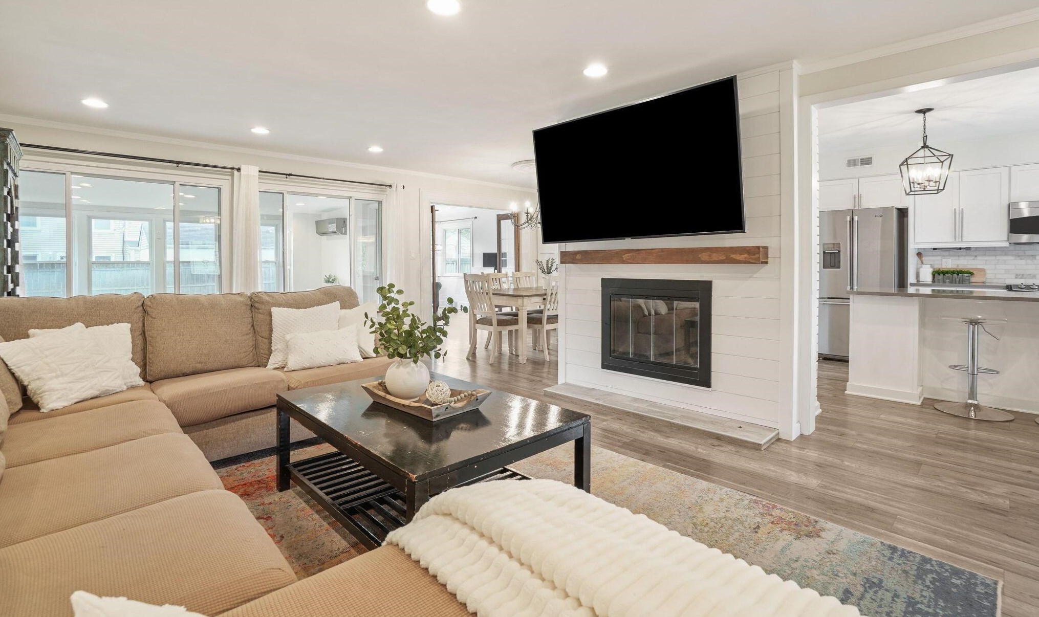 184 Merkle Rd, Columbus OH 43209-1555 exterior