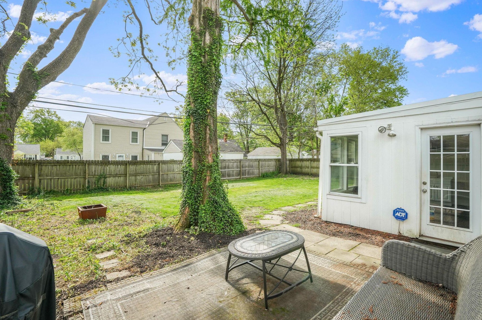 184 Merkle Rd, Columbus OH 43209-1555 exterior