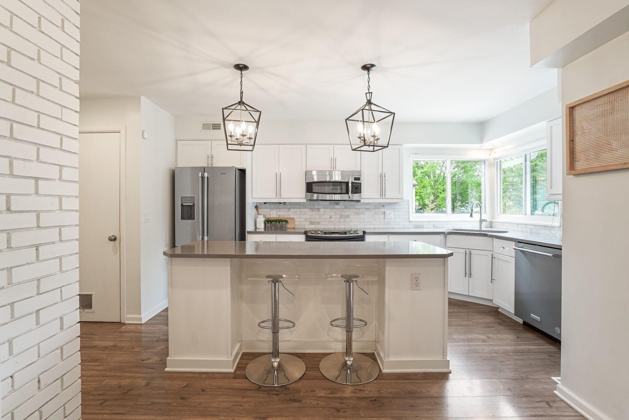 184 Merkle Rd, Columbus OH 43209-1555 exterior