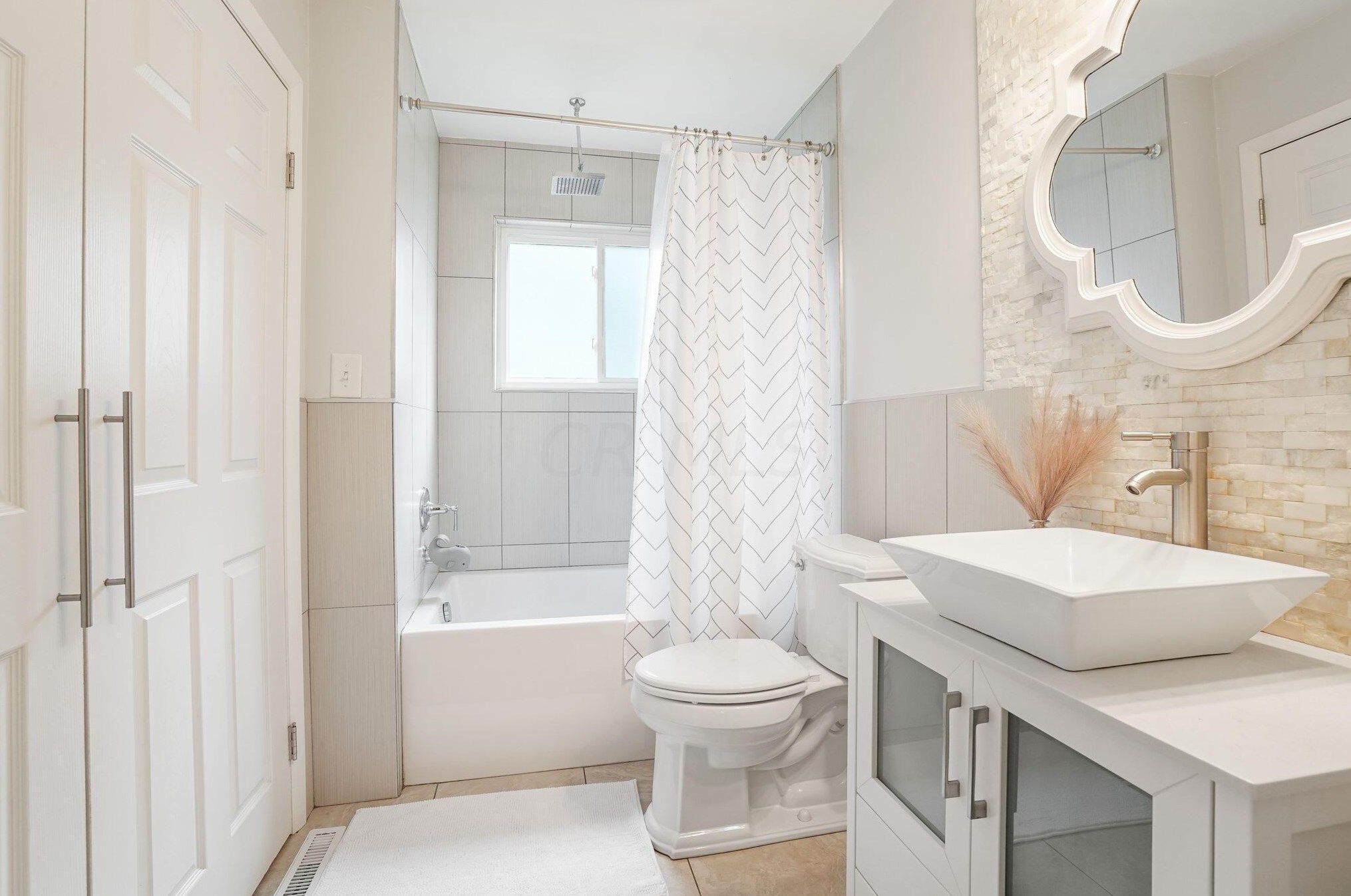 184 Merkle Rd, Columbus OH 43209-1555 exterior