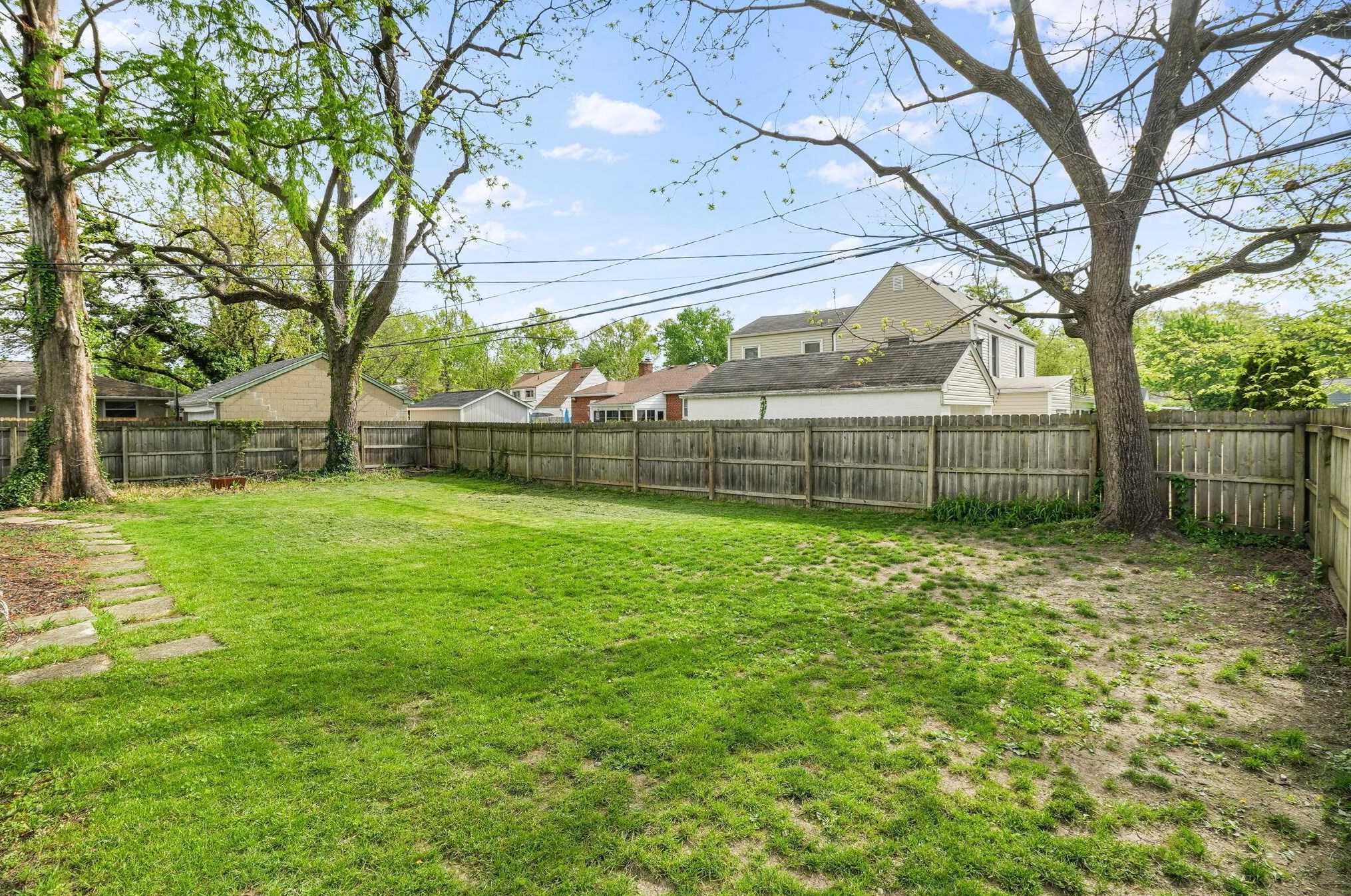 184 Merkle Rd, Columbus OH 43209-1555 exterior