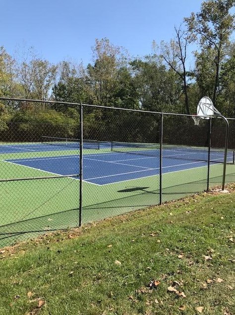 1370 Lake Shore Dr, Columbus OH 43204-4906 exterior