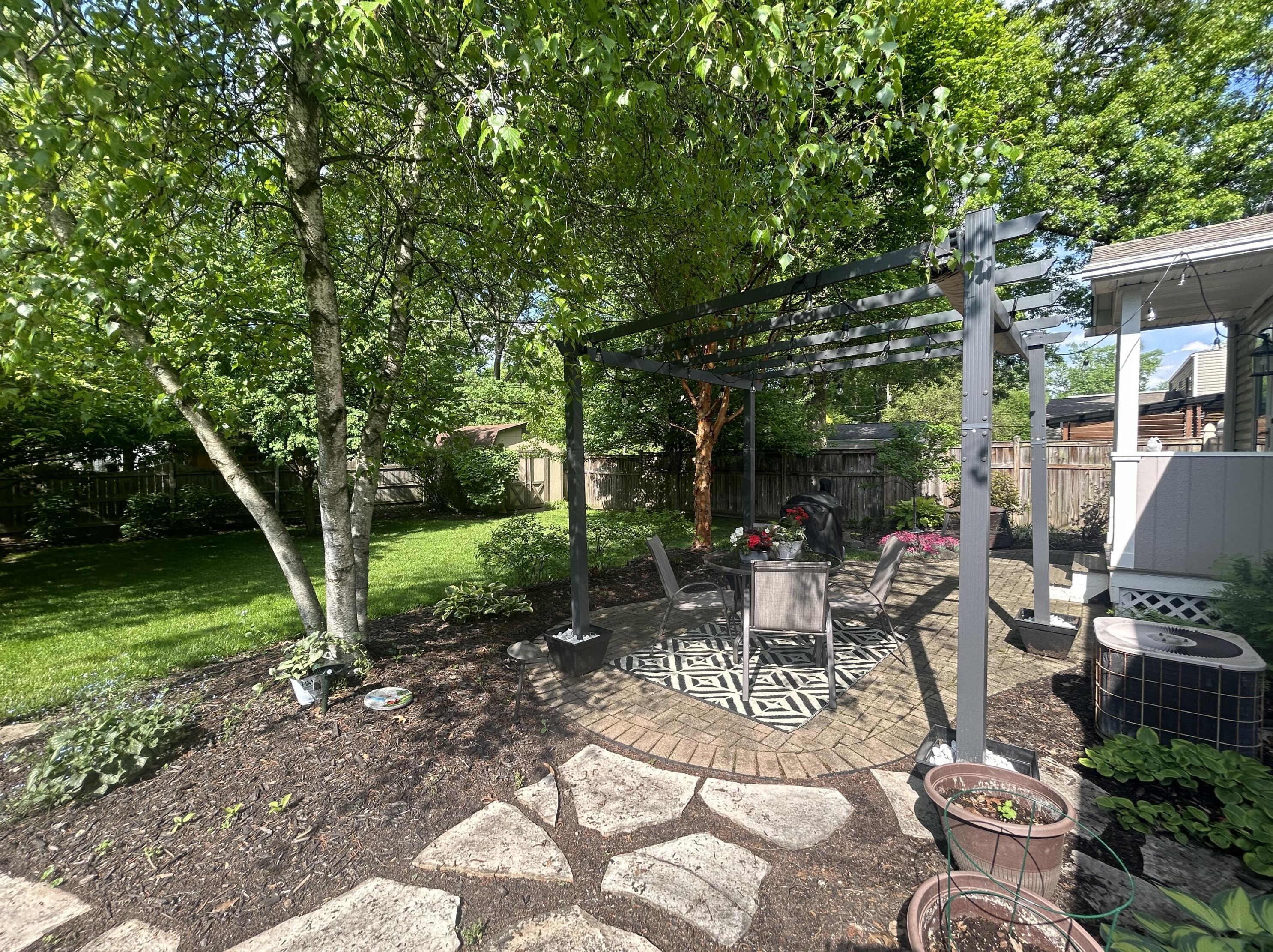 530 Blenheim Rd, Columbus OH  43214-3264 exterior