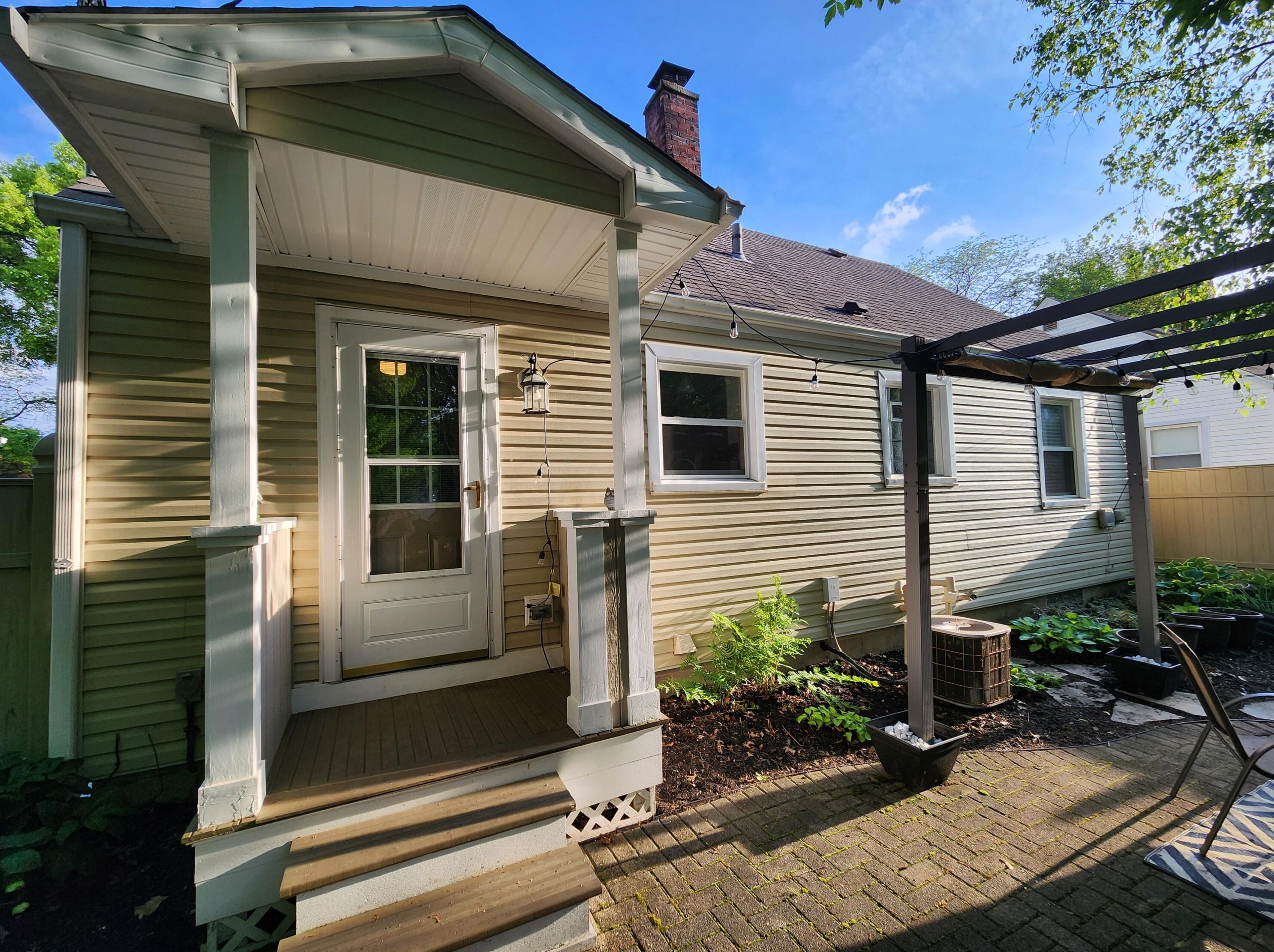 530 Blenheim Rd, Columbus OH  43214-3264 exterior