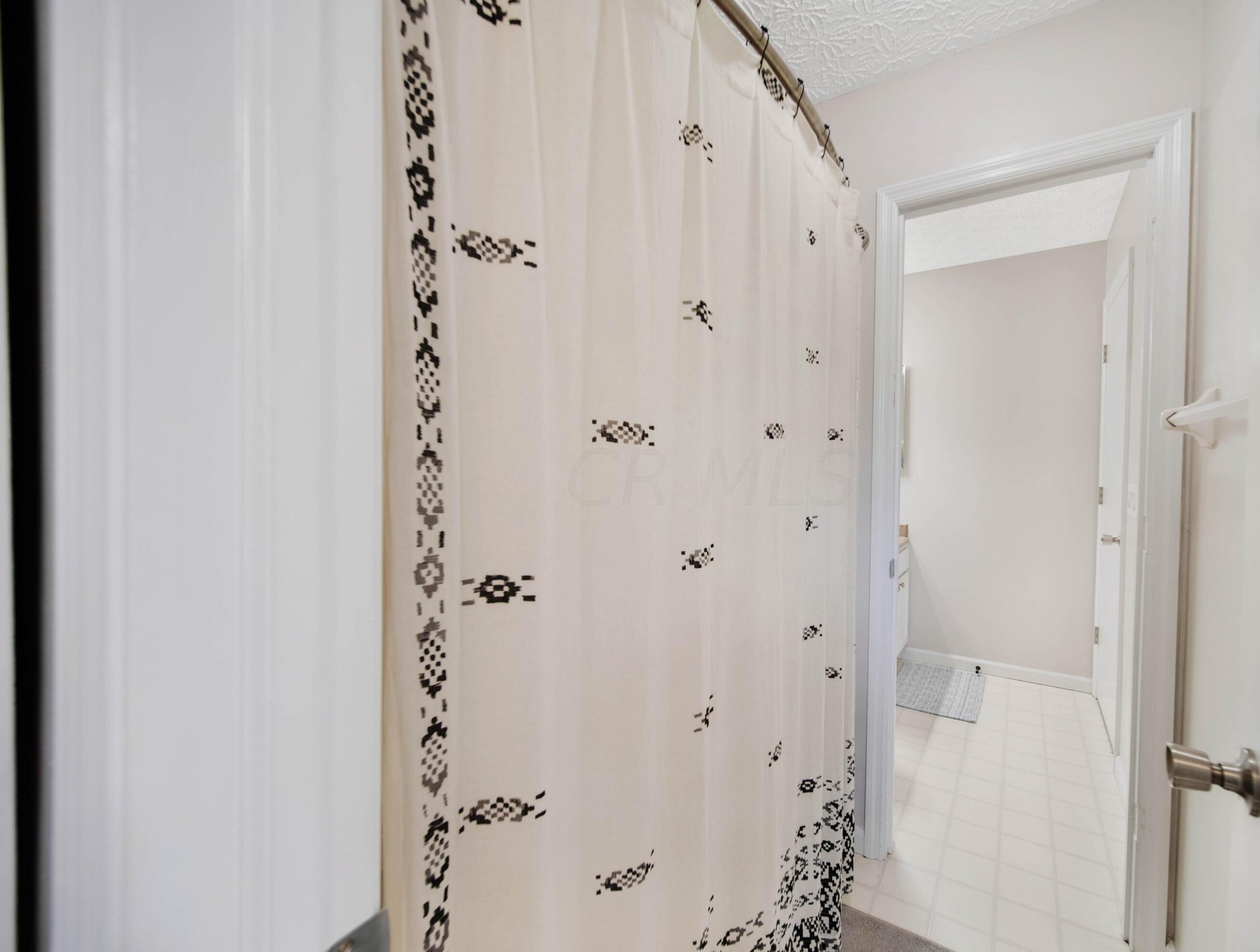 5931 Buechler Bnd, Columbus OH  43228-8803 exterior