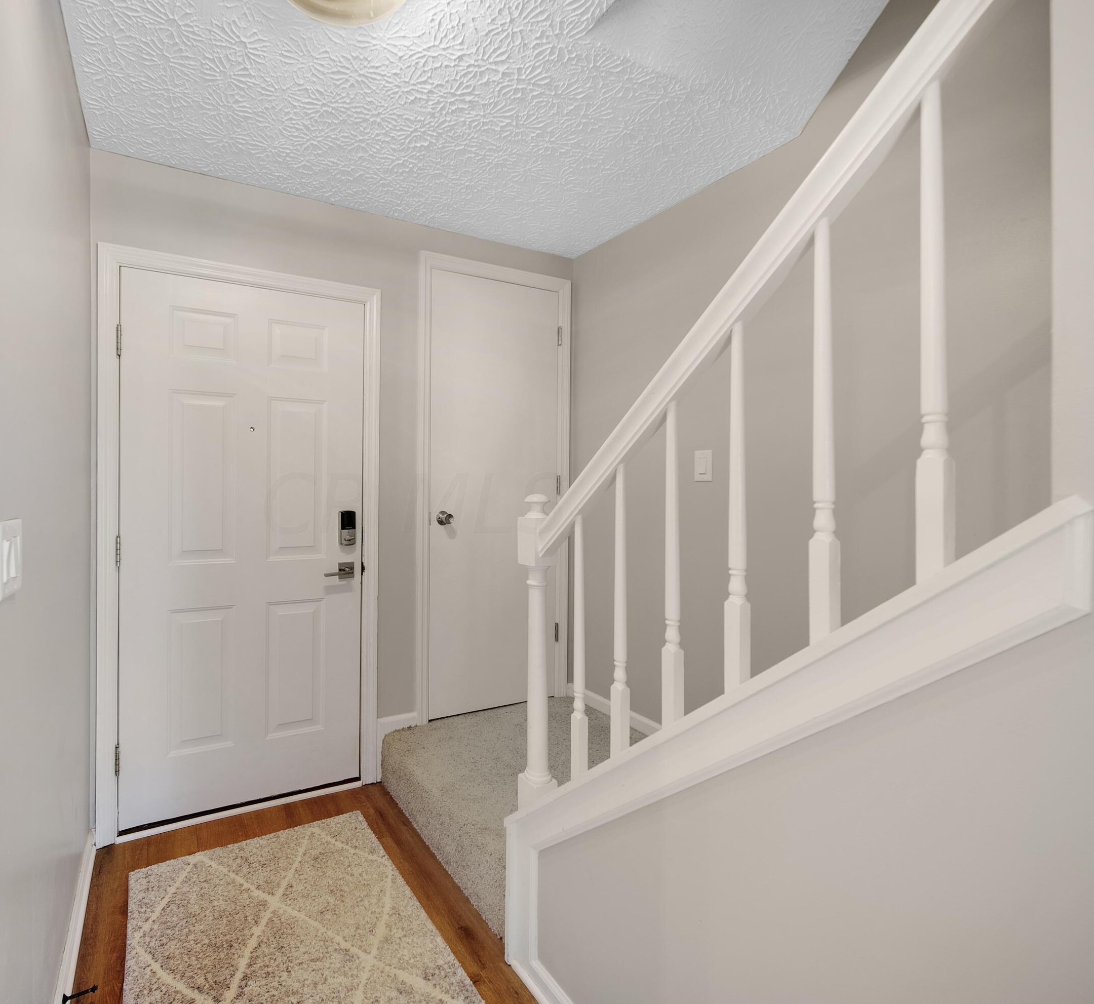 5931 Buechler Bnd, Columbus OH  43228-8803 exterior