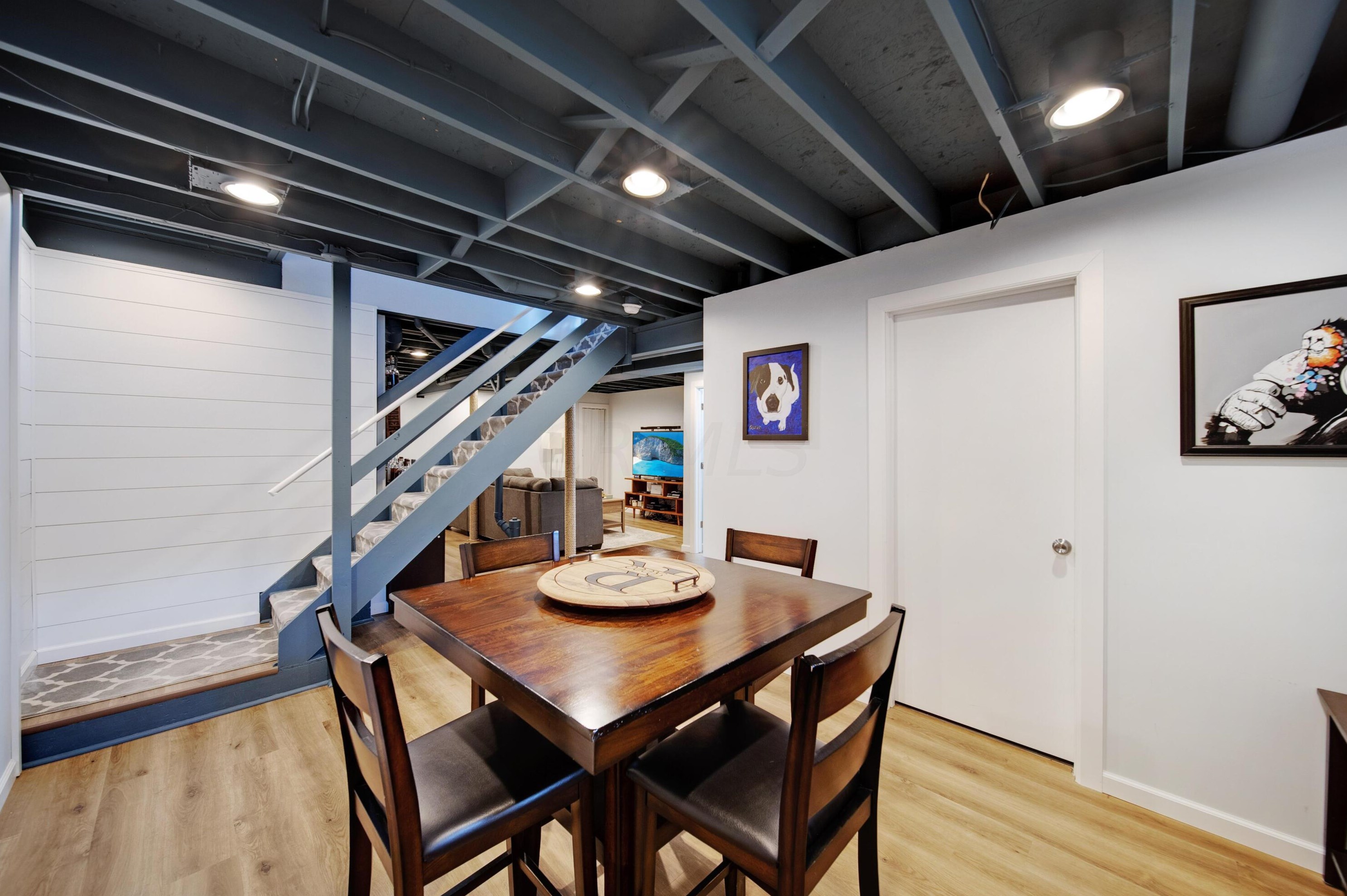 5931 Buechler Bnd, Columbus OH  43228-8803 exterior