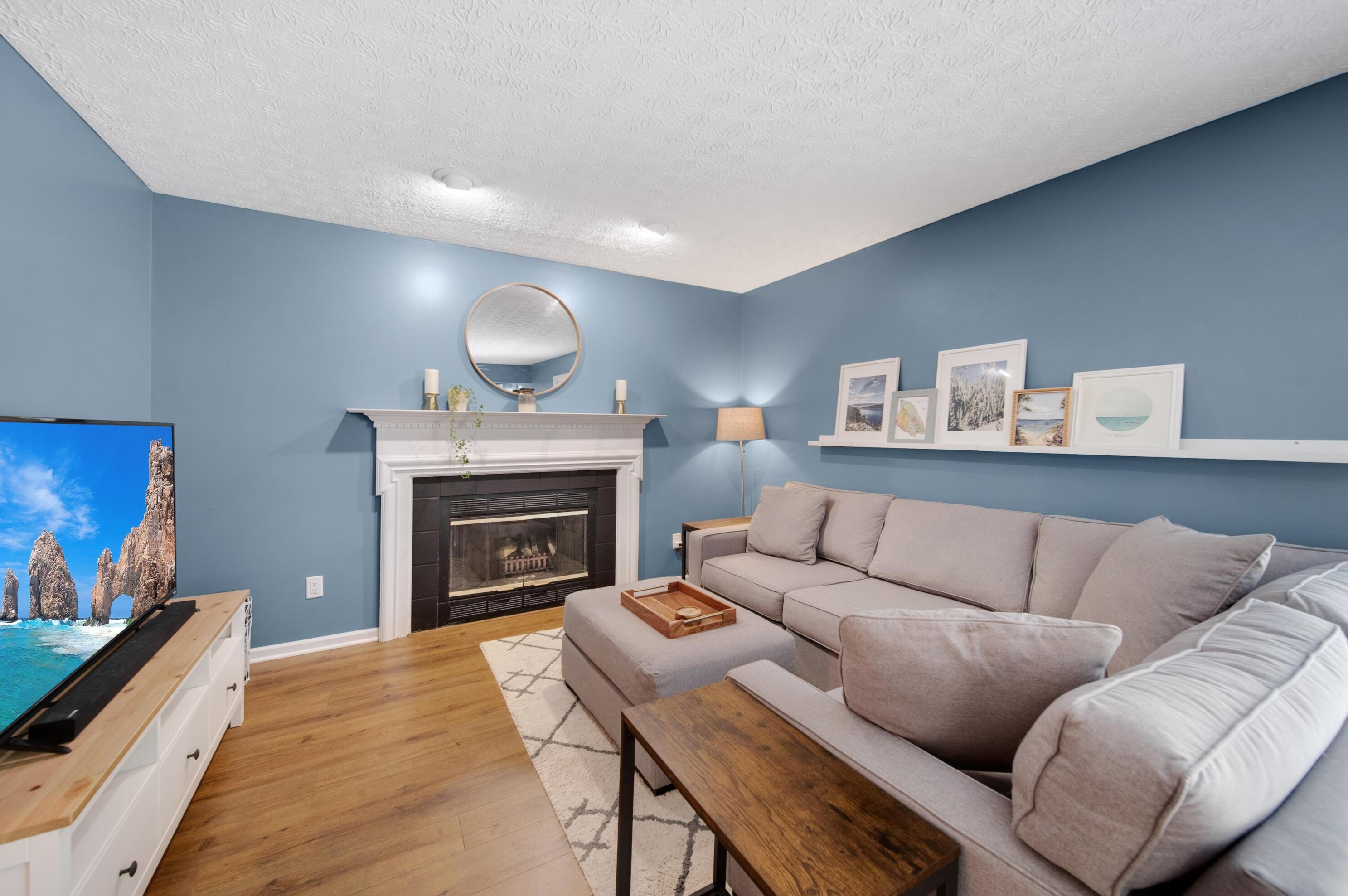 5931 Buechler Bnd, Columbus OH  43228-8803 exterior