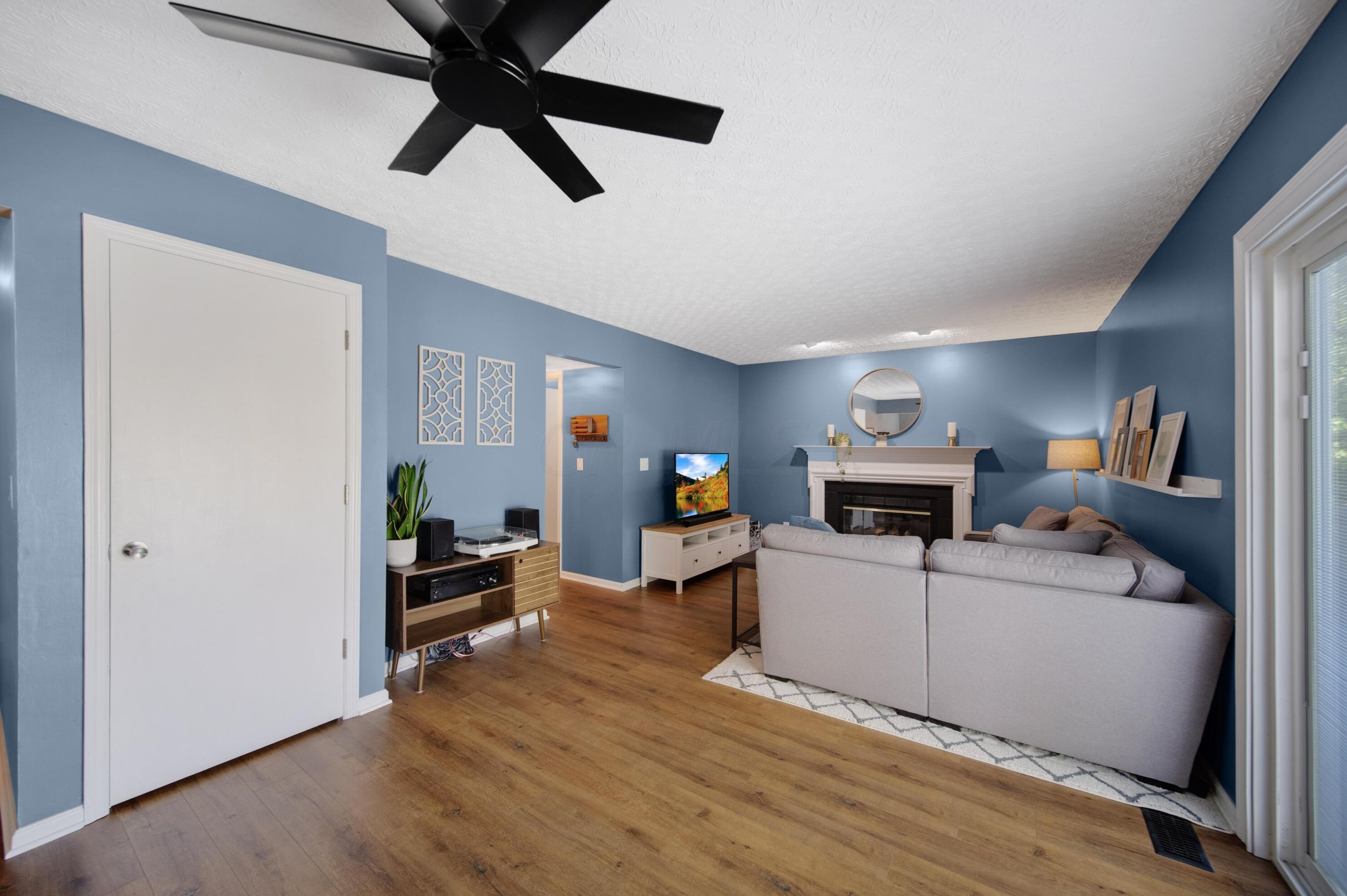 5931 Buechler Bnd, Columbus OH  43228-8803 exterior