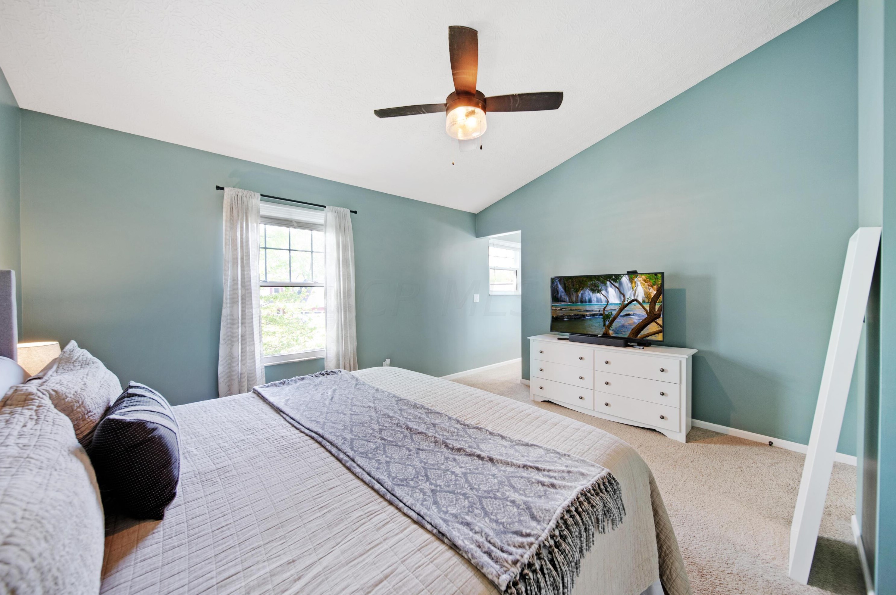 5931 Buechler Bnd, Columbus OH  43228-8803 exterior