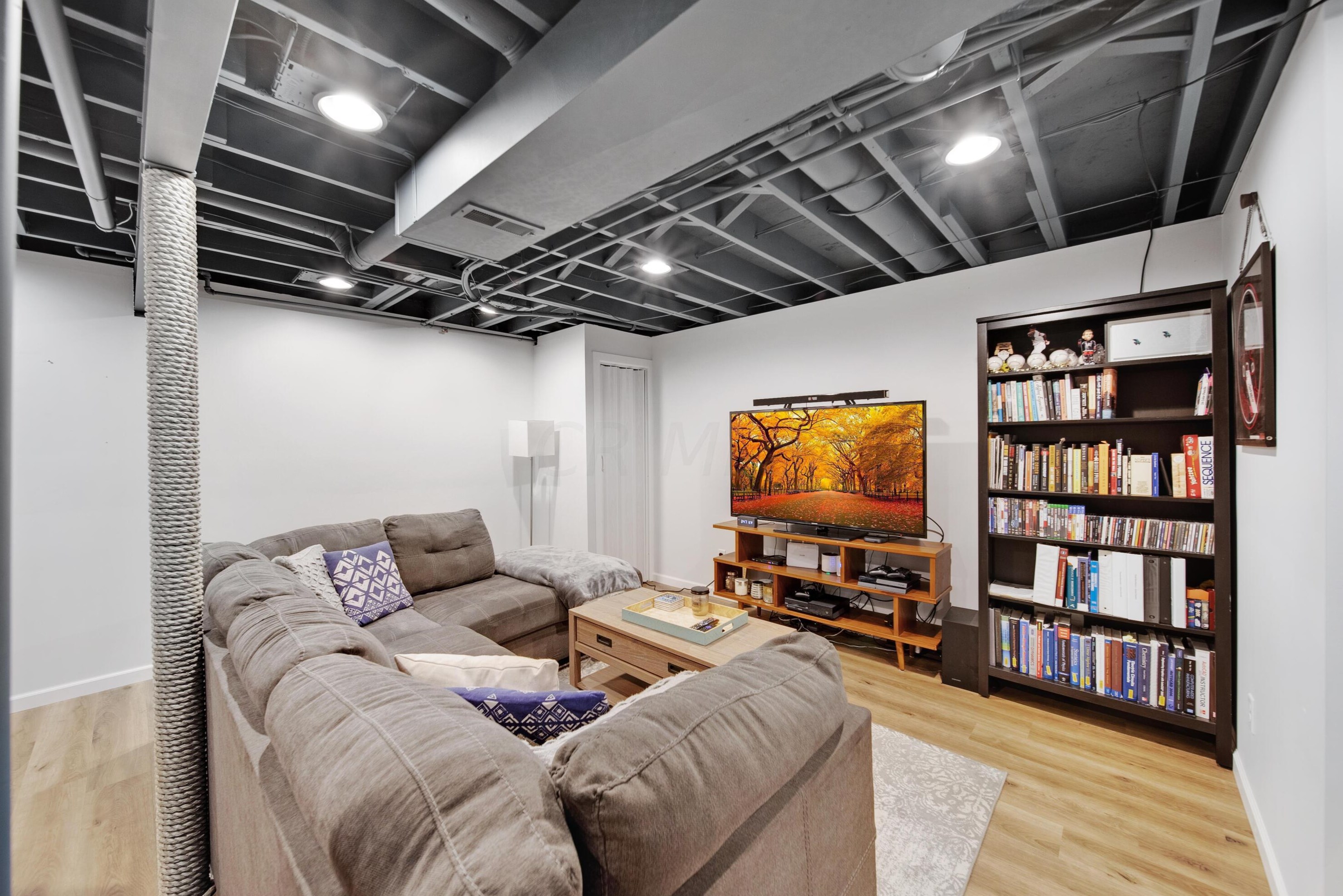 5931 Buechler Bnd, Columbus OH  43228-8803 exterior