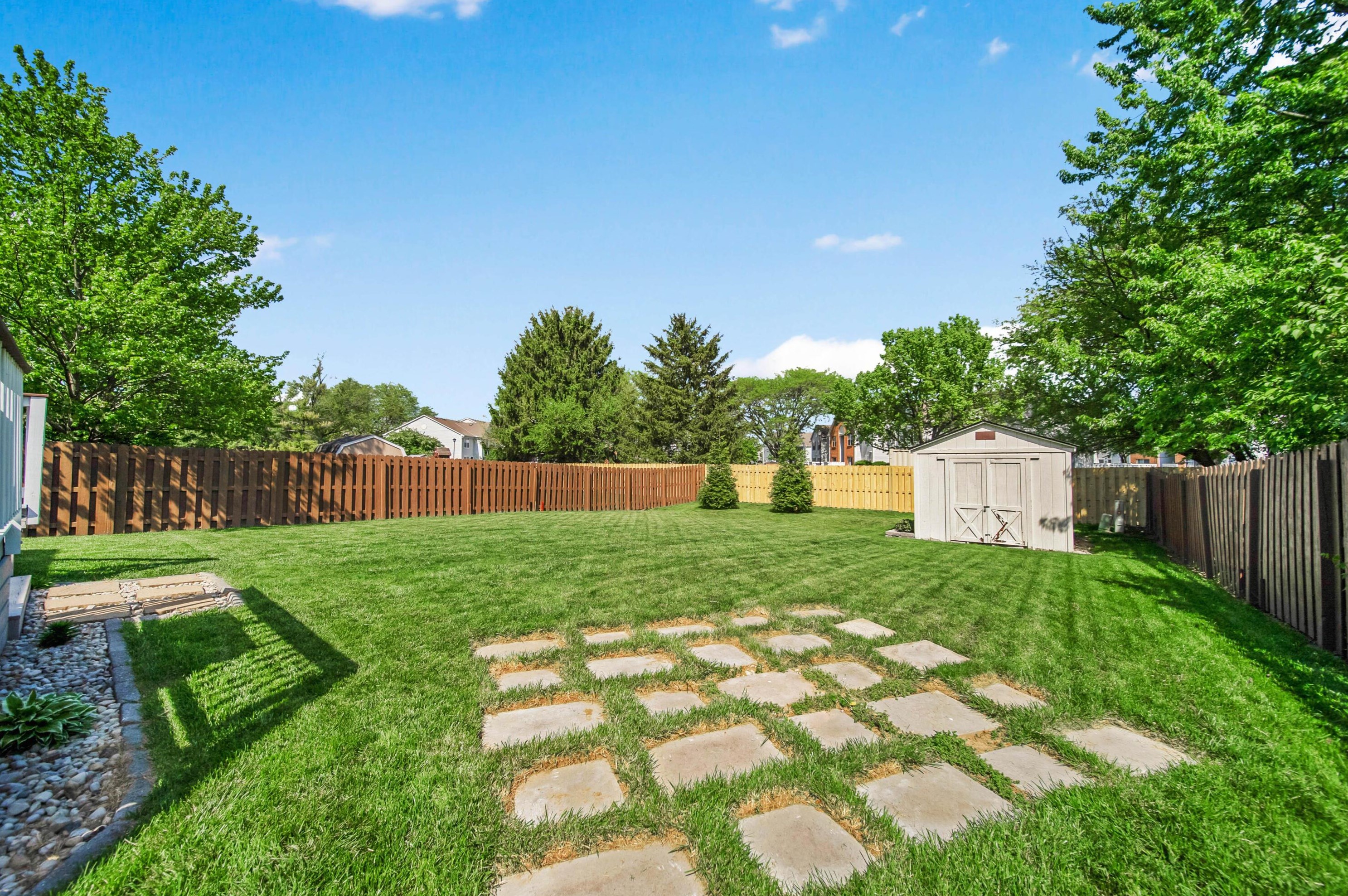 5931 Buechler Bnd, Columbus OH  43228-8803 exterior