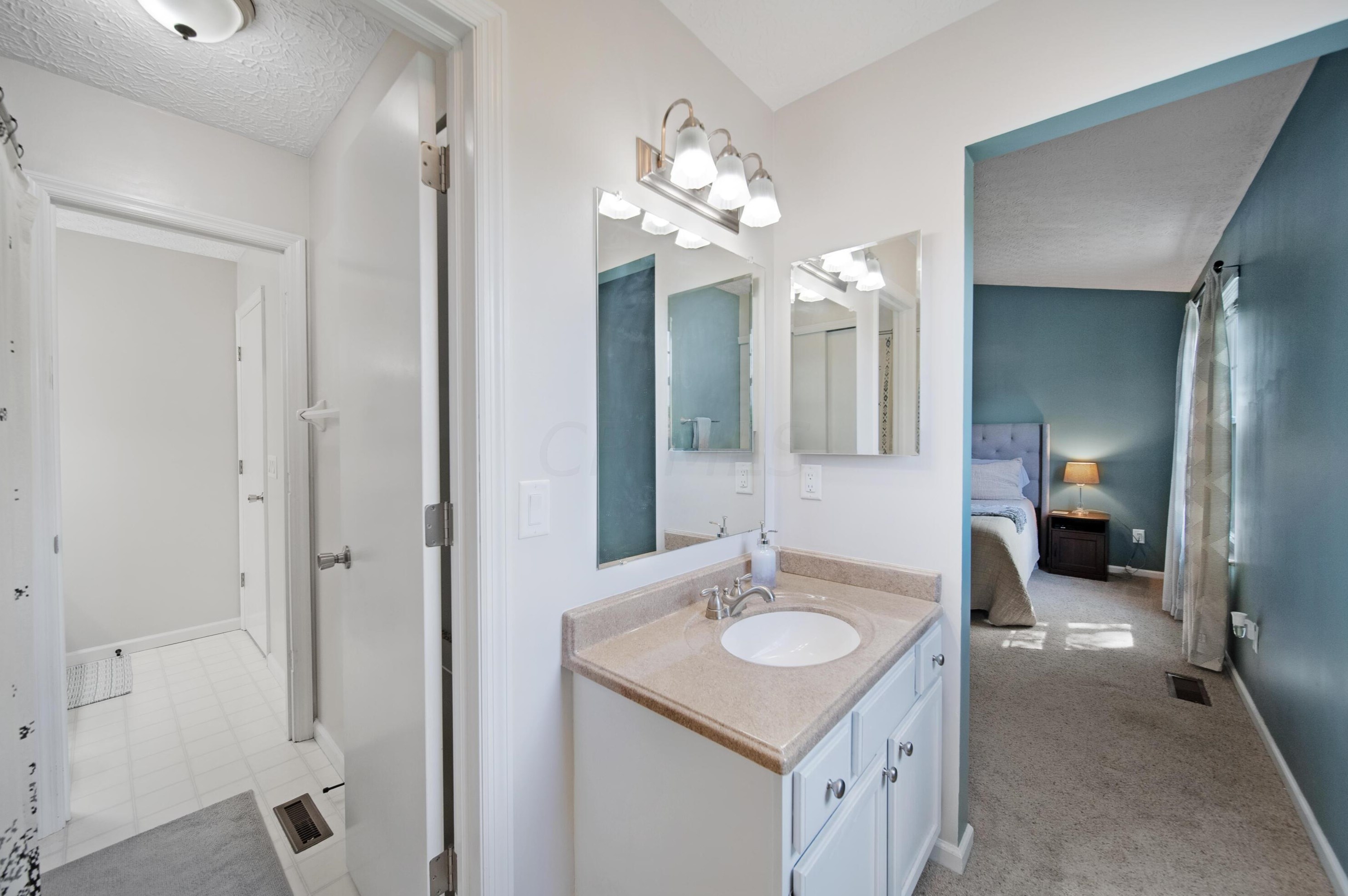 5931 Buechler Bnd, Columbus OH  43228-8803 exterior