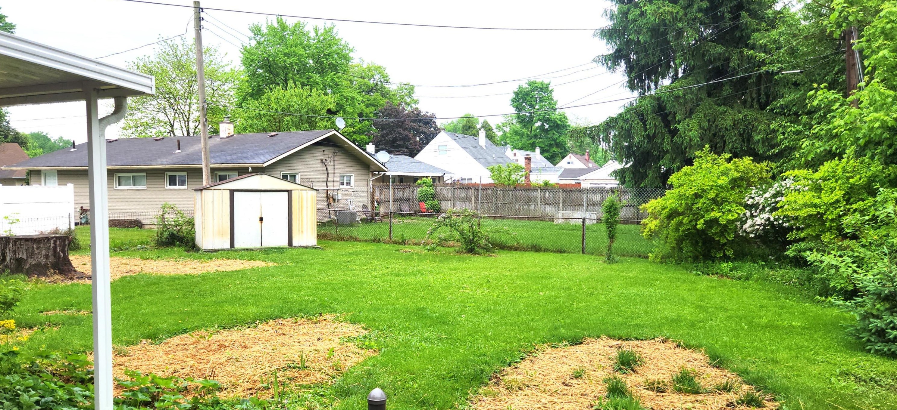 392 Mayflower Blvd, Columbus OH 43213-2366 exterior