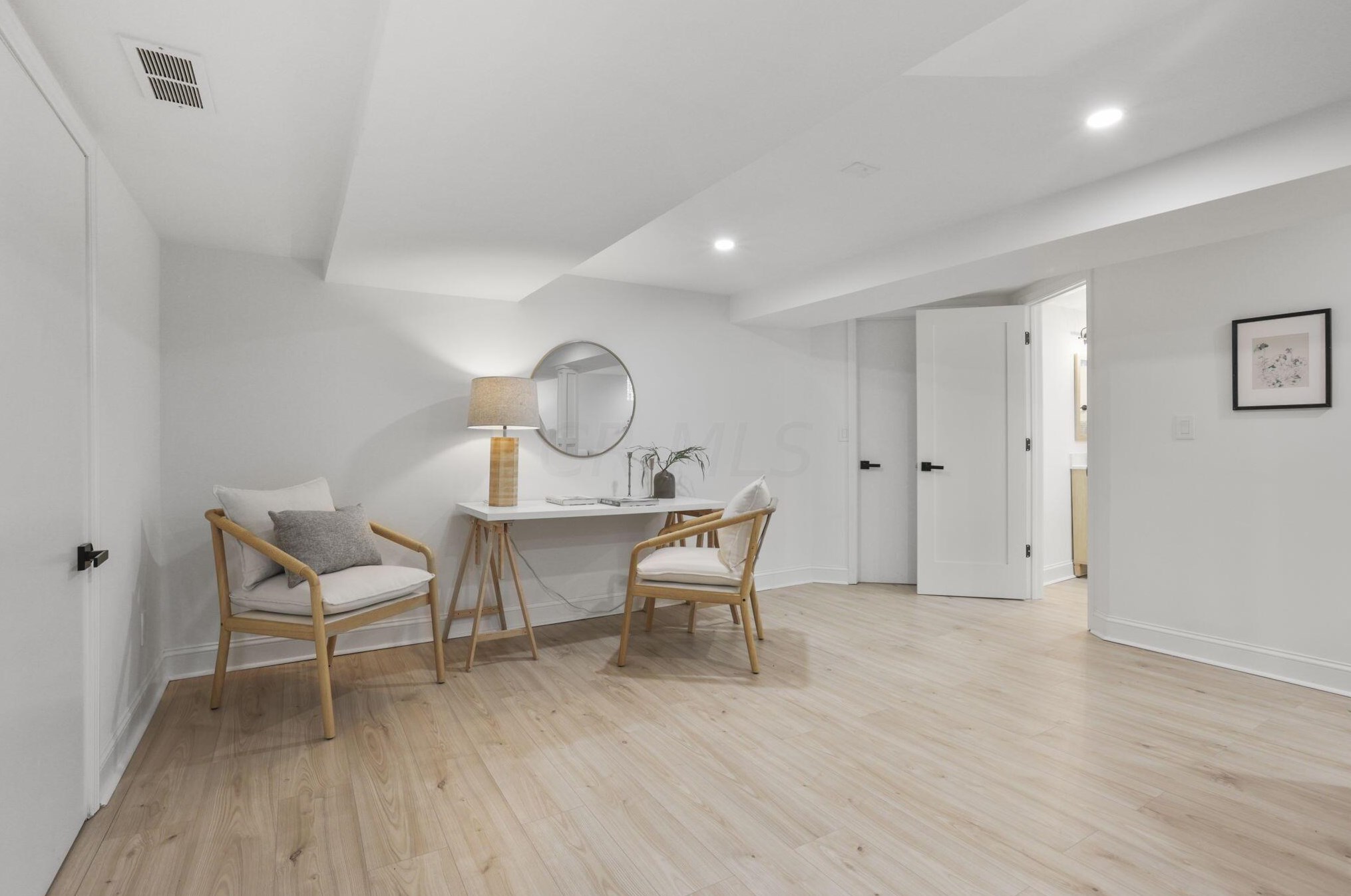 2056 Jervis Rd, Columbus OH  43221-2728 exterior