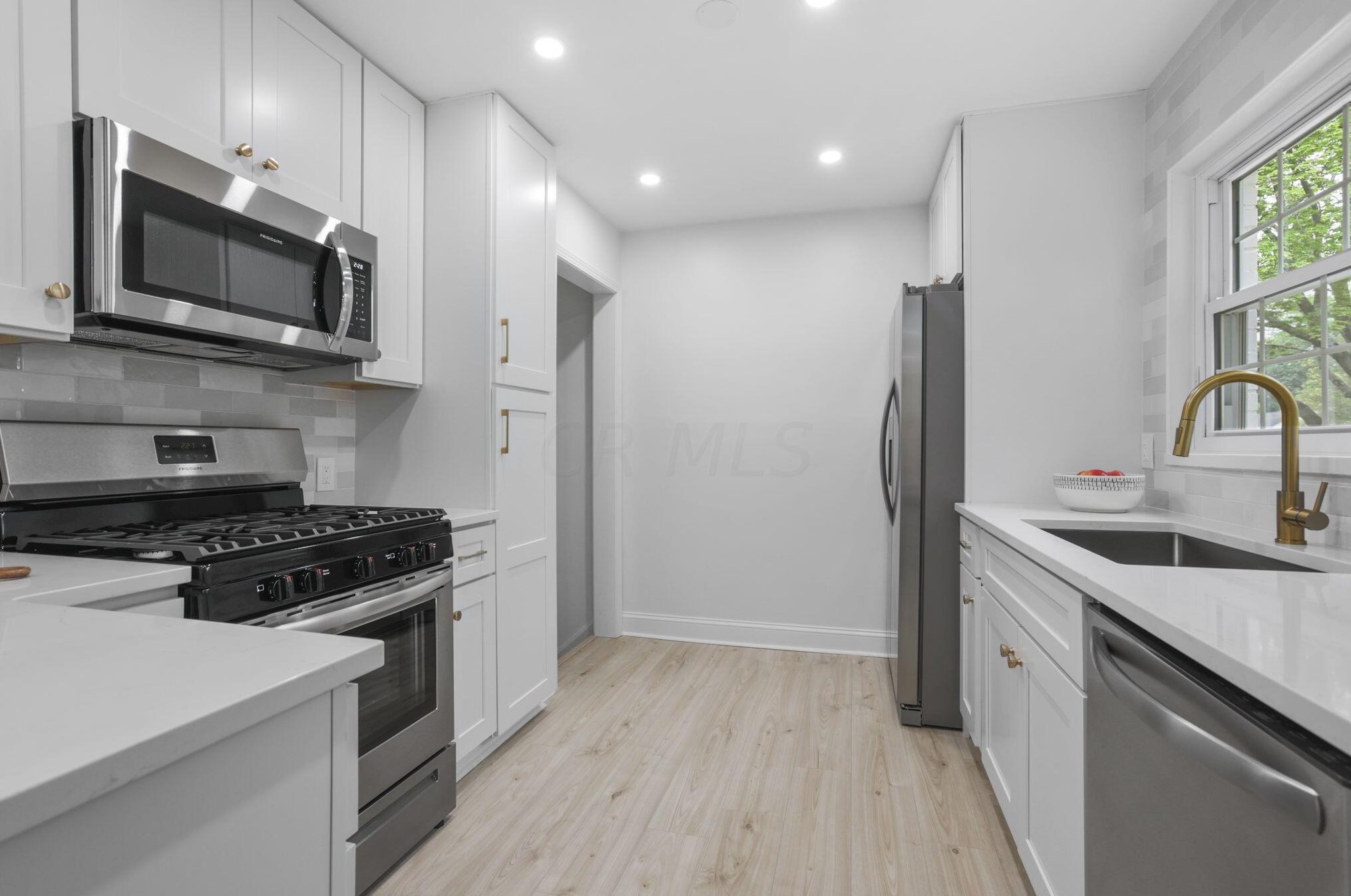 2056 Jervis Rd, Columbus OH  43221-2728 exterior