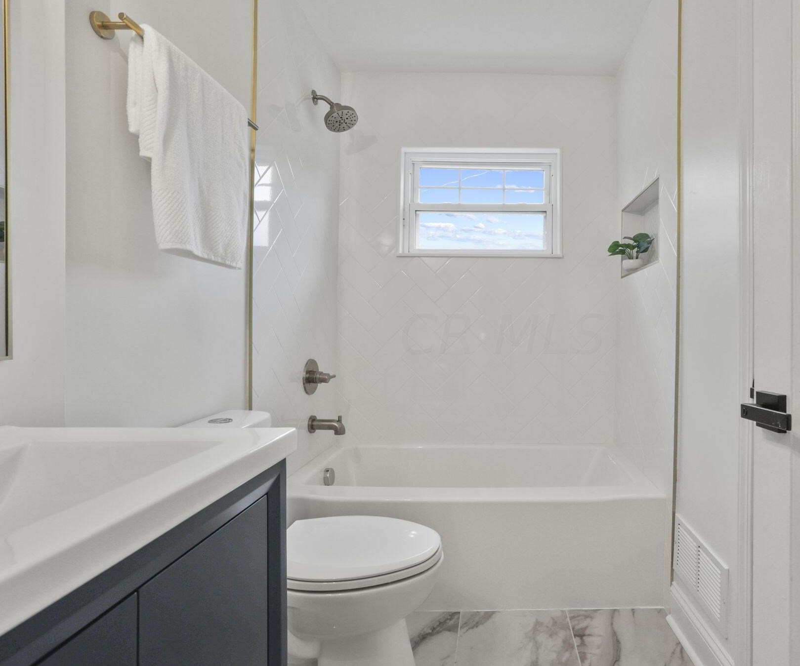 2056 Jervis Rd, Columbus OH  43221-2728 exterior