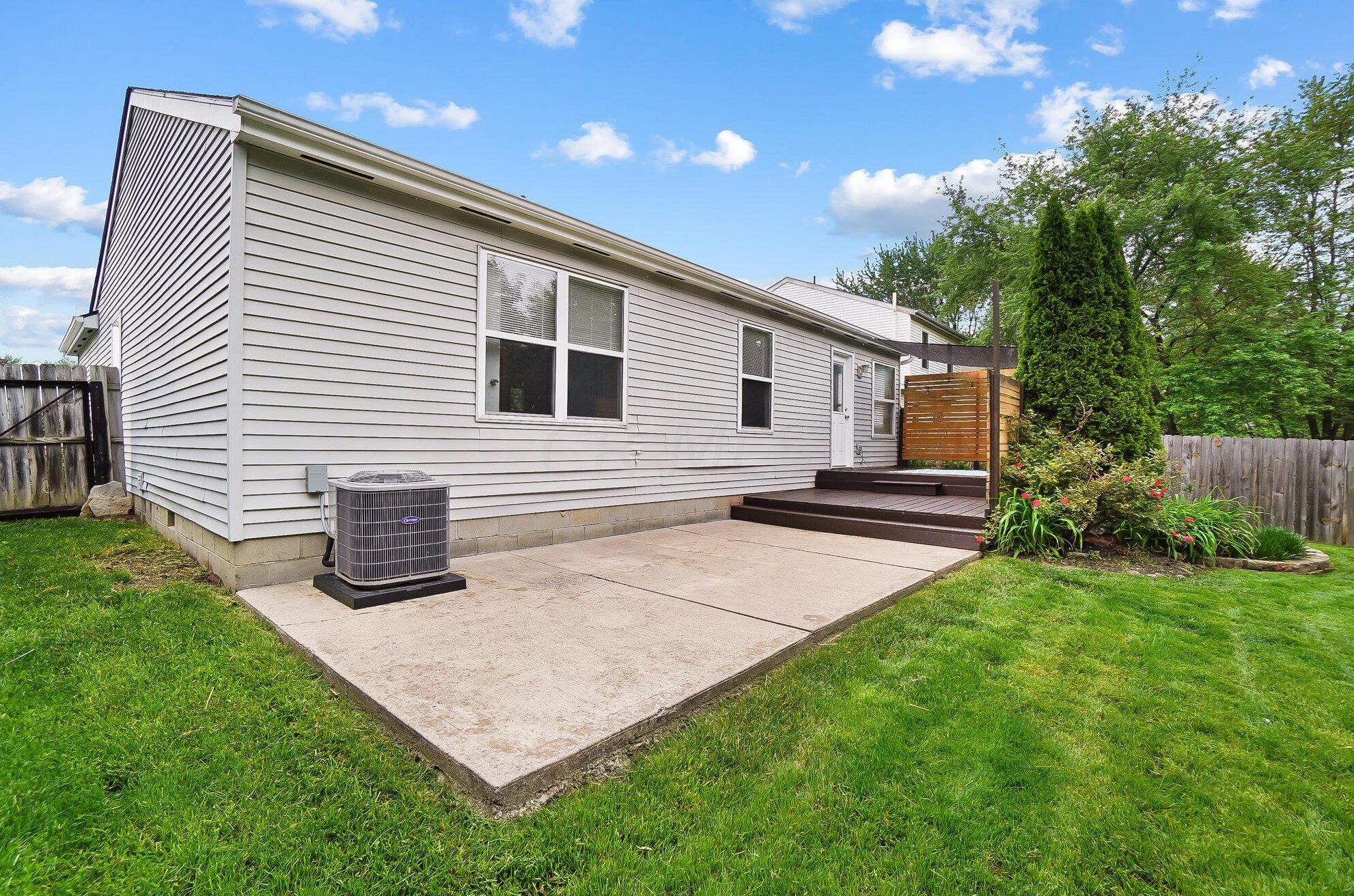 2338 Nottaway Ct, Darbydale OH  43123-1593 exterior