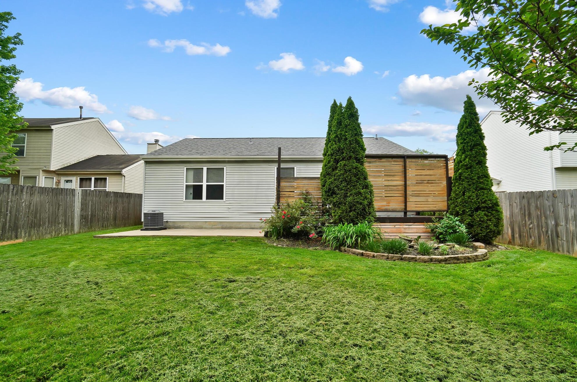 2338 Nottaway Ct, Darbydale OH  43123-1593 exterior