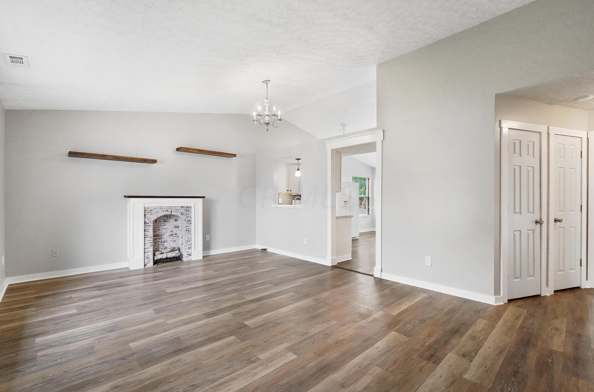 2338 Nottaway Ct, Darbydale OH  43123-1593 exterior