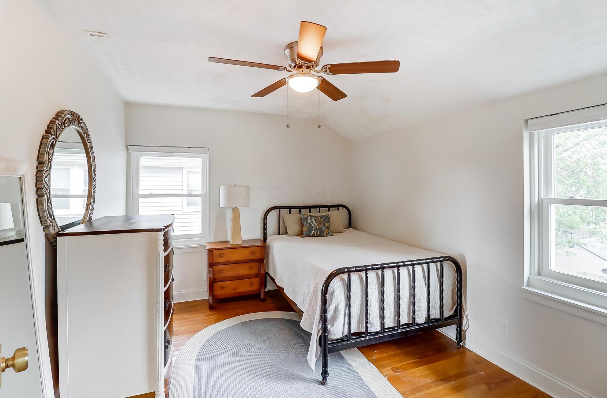 330 Guernsey Ave, Columbus OH 43204-2528 exterior