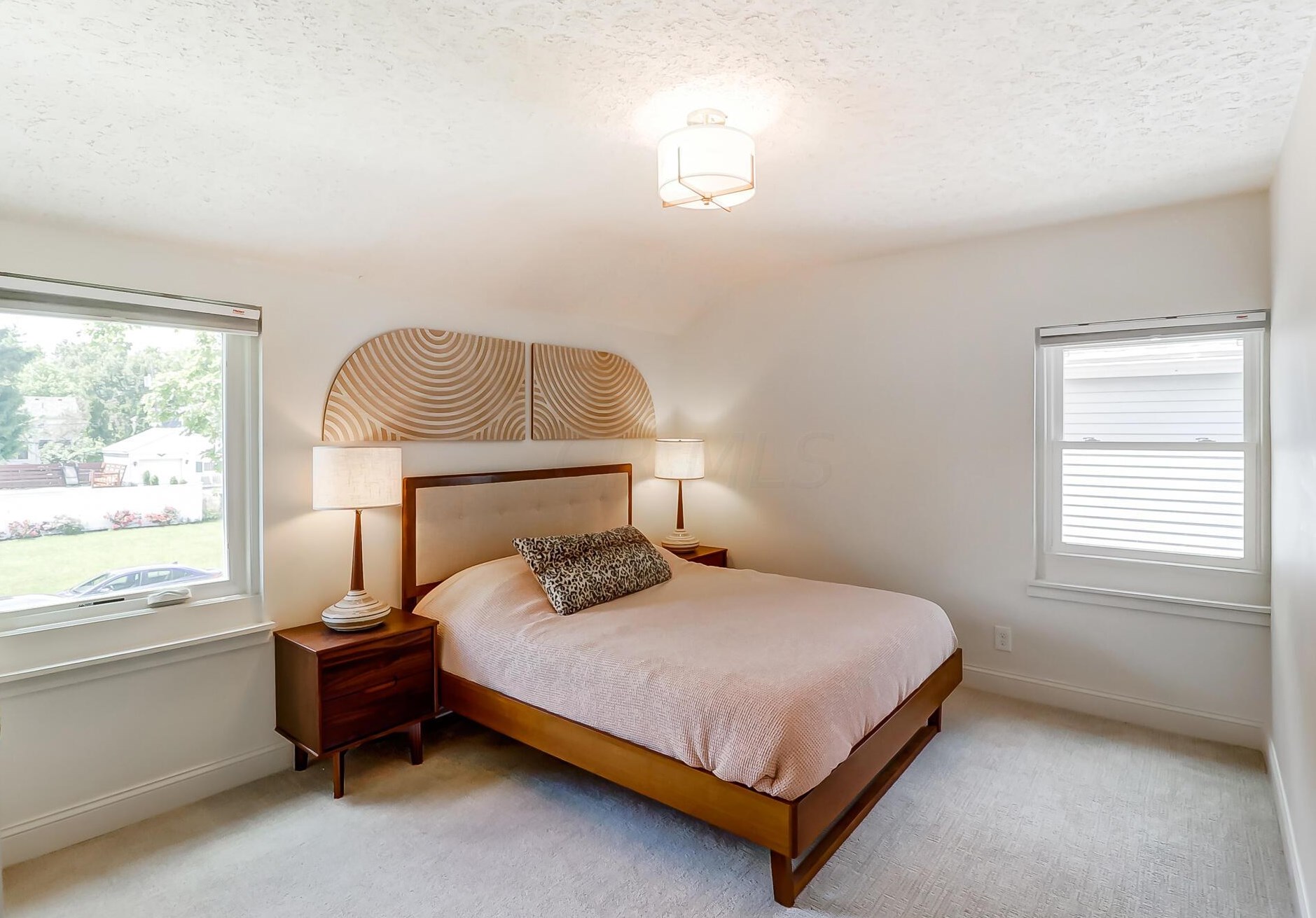 330 Guernsey Ave, Columbus OH 43204-2528 exterior