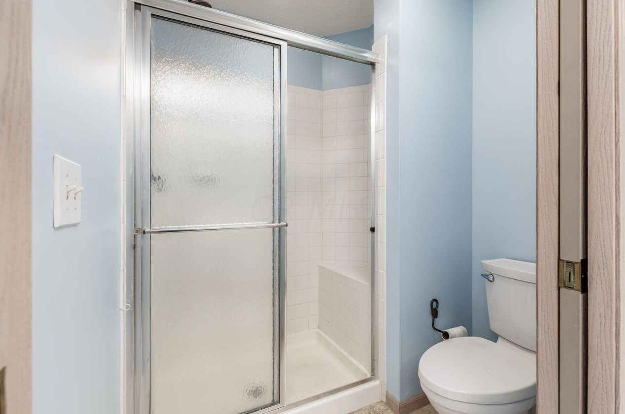 5551 Meadowood Ln, Westerville OH  43082-9463 exterior