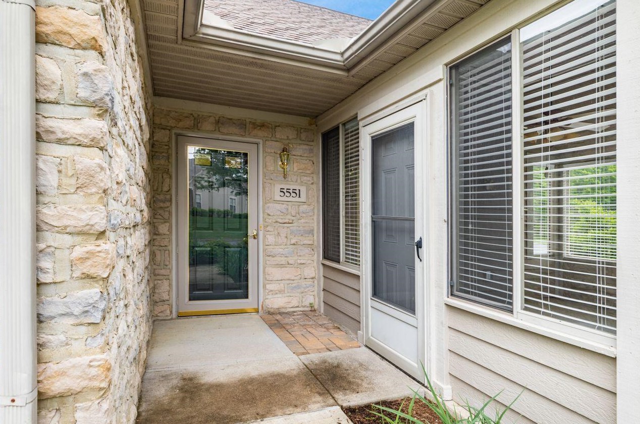 5551 Meadowood Ln, Westerville OH  43082-9463 exterior