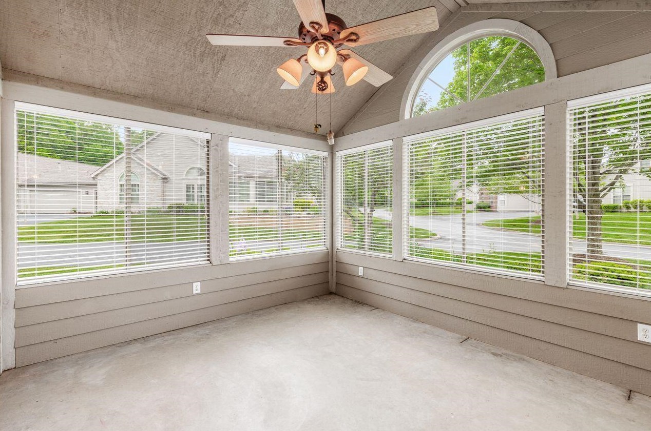 5551 Meadowood Ln, Westerville OH  43082-9463 exterior