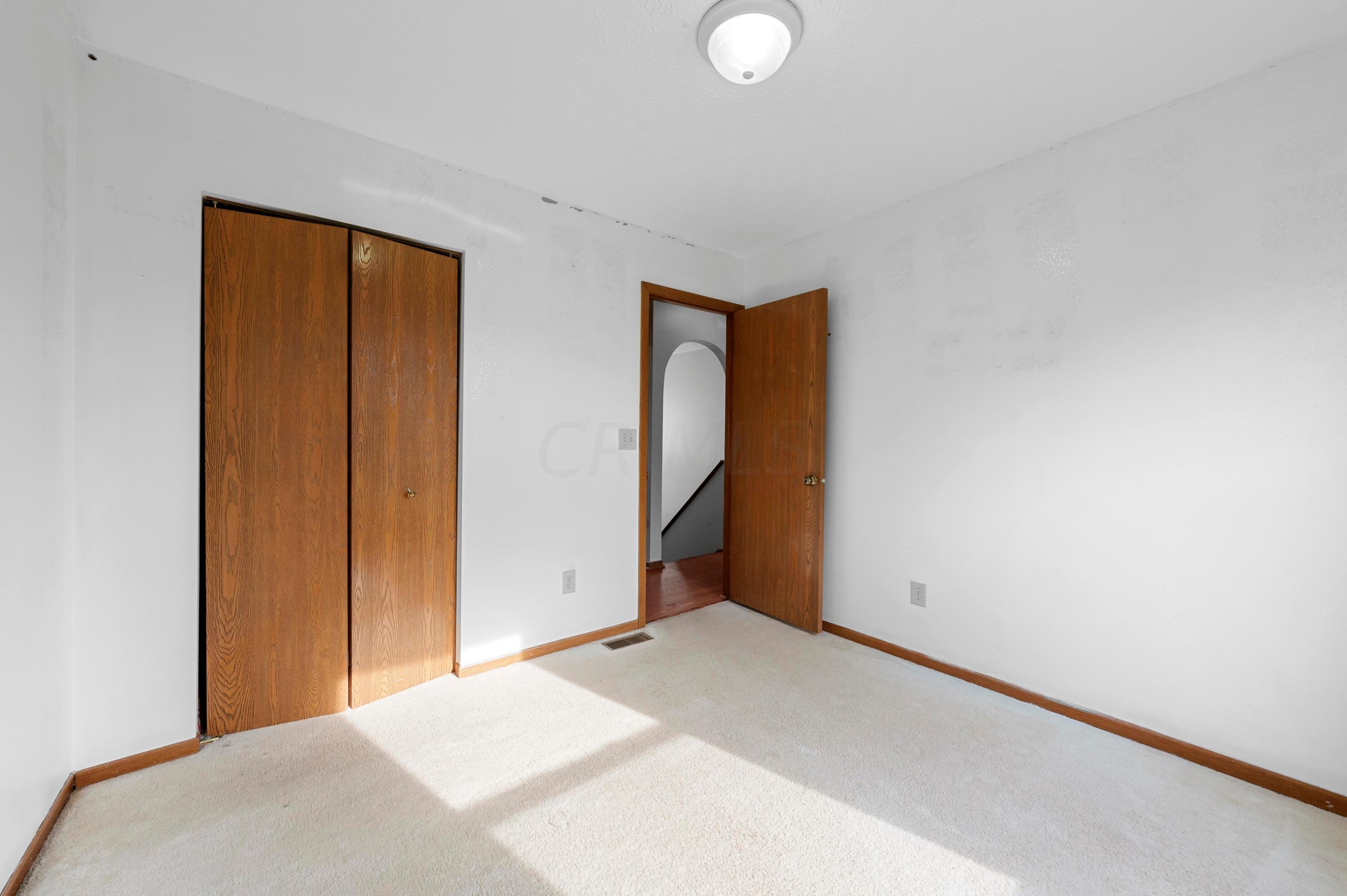 1559 Gardeau Ct, Columbus OH  43223-6227 exterior