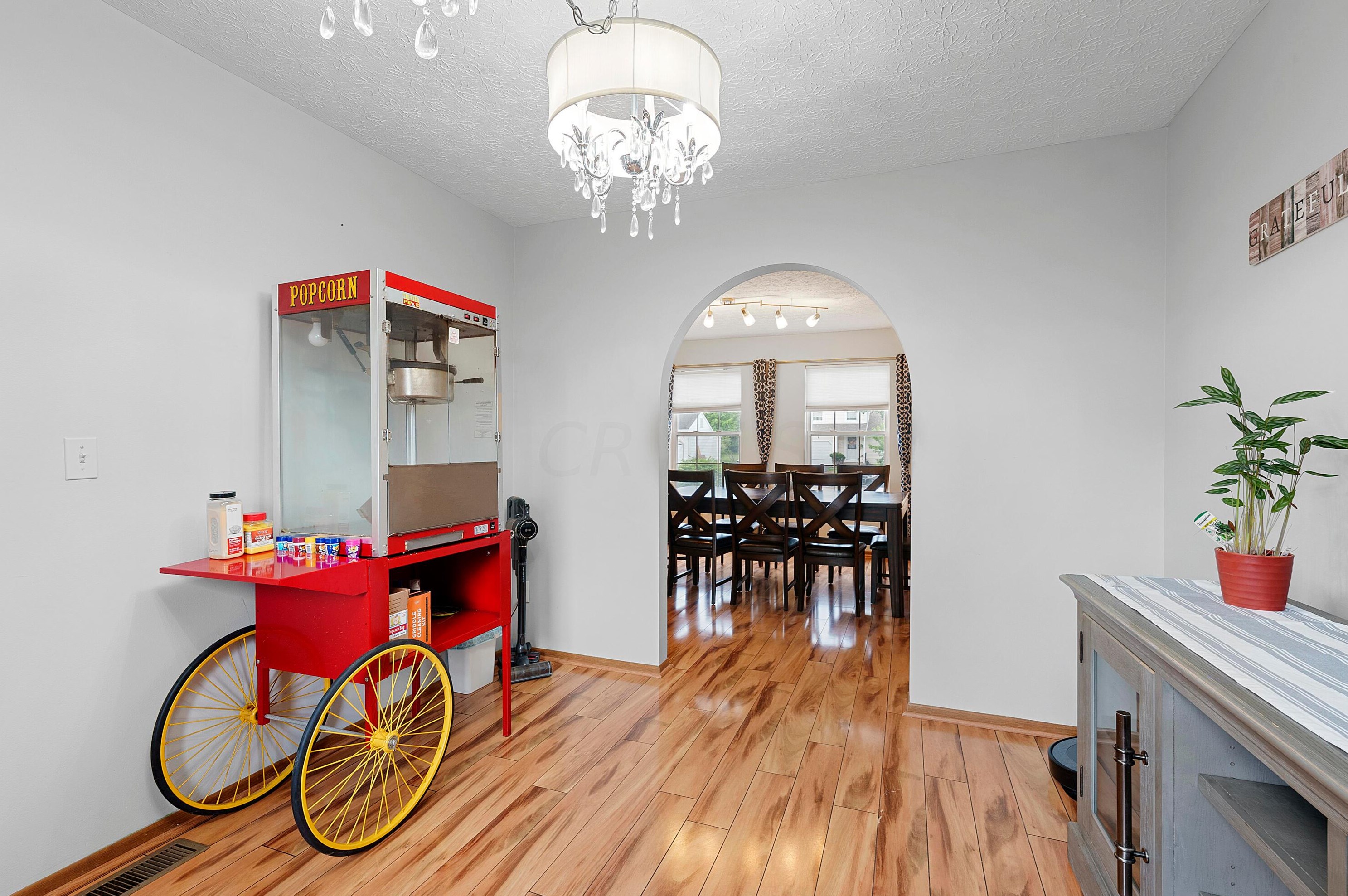 1559 Gardeau Ct, Columbus OH  43223-6227 exterior