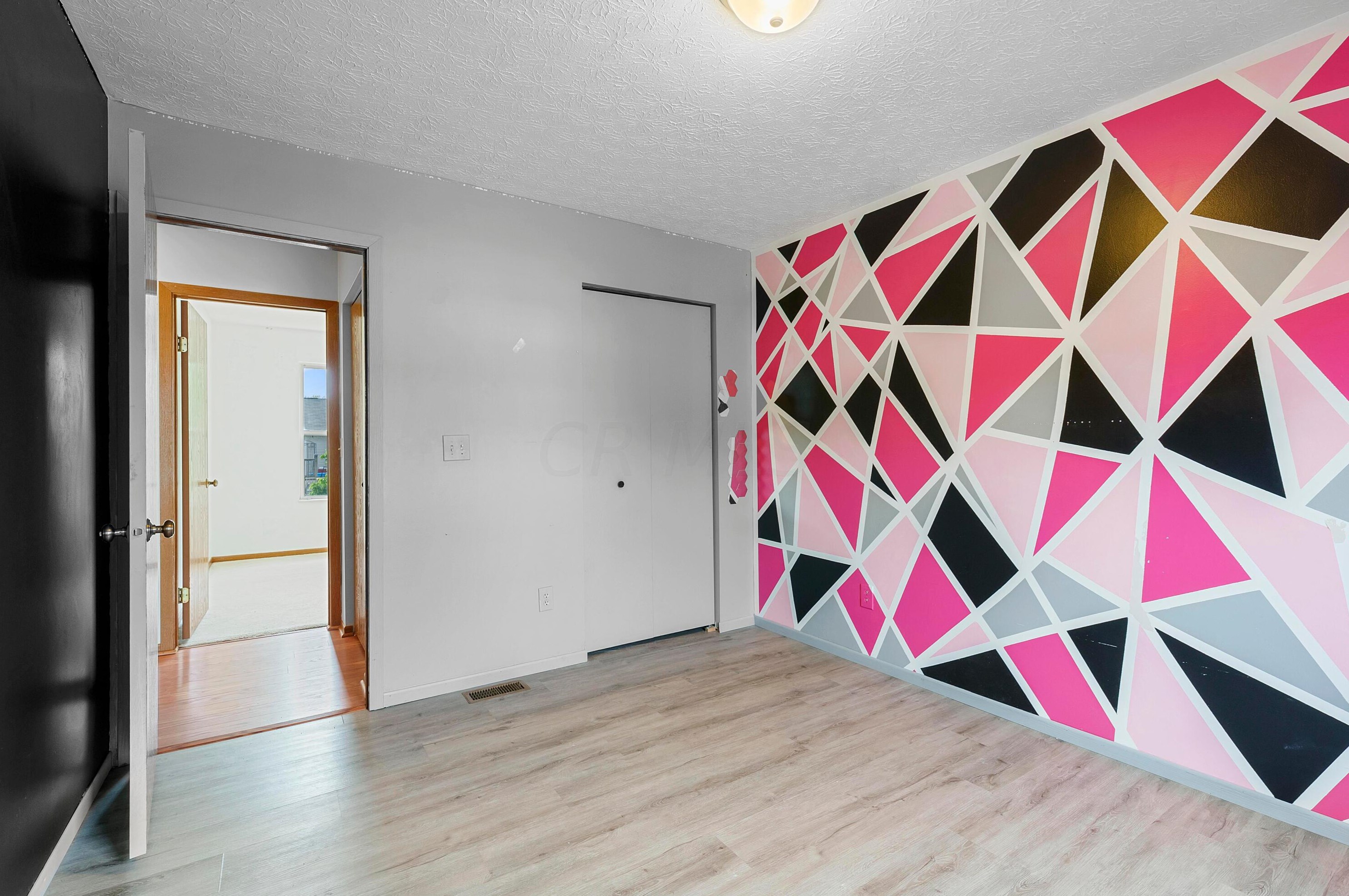 1559 Gardeau Ct, Columbus OH  43223-6227 exterior