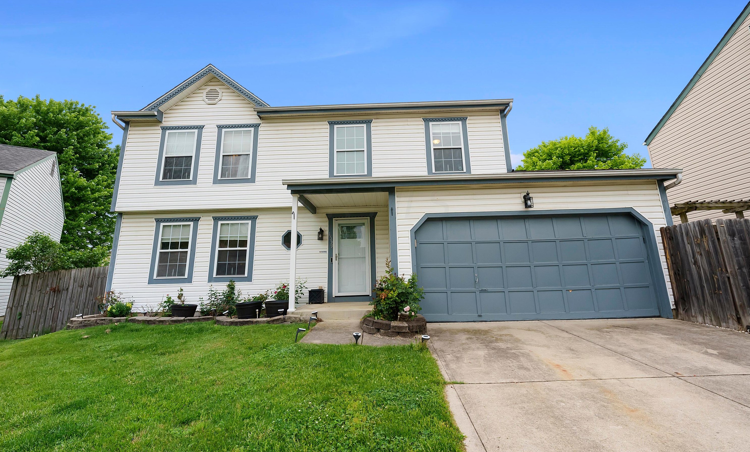 1559 Gardeau Ct, Columbus OH  43223-6227 exterior