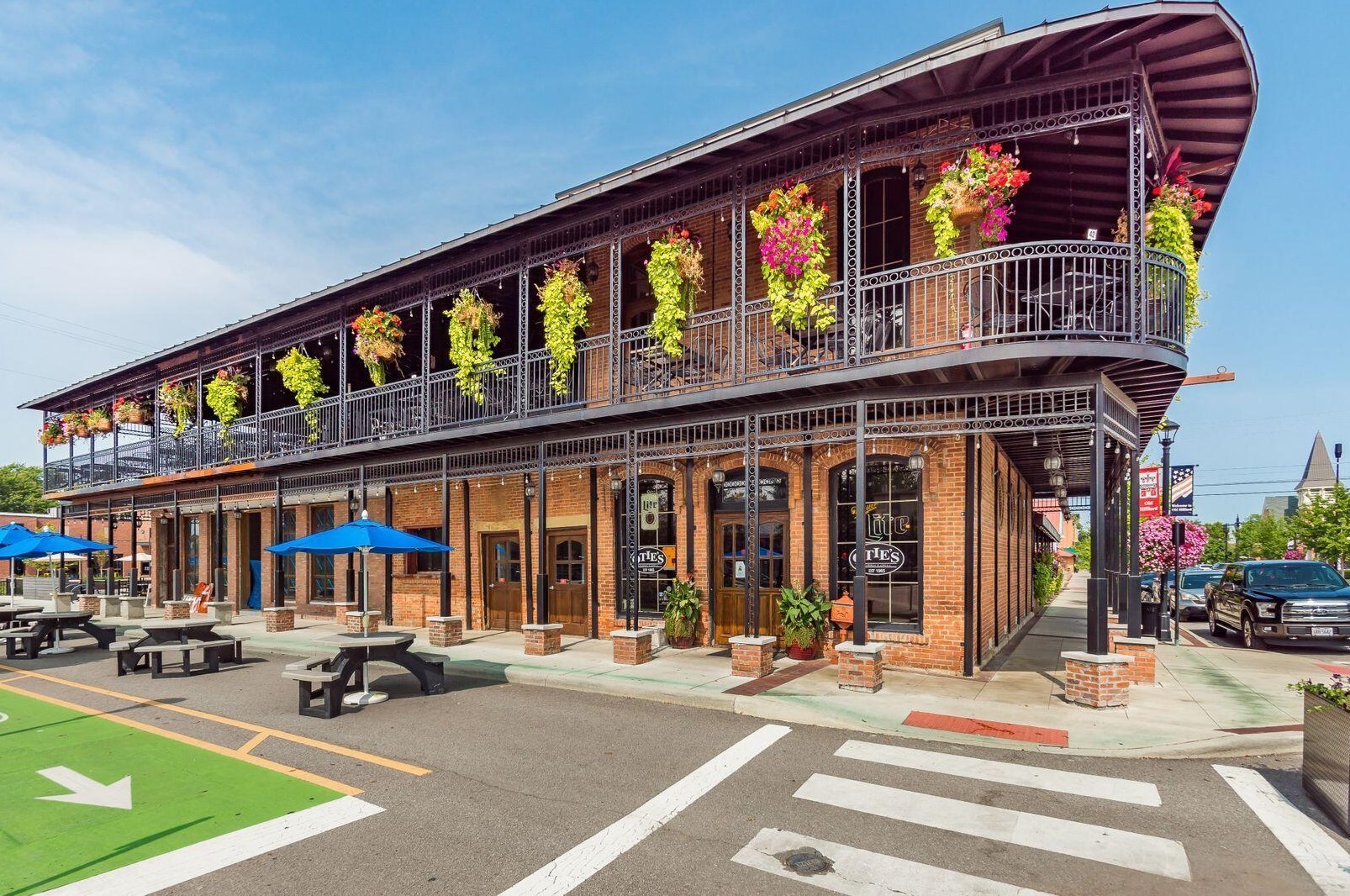 5377 Morning Dr, Hilliard OH  43026-1057 exterior