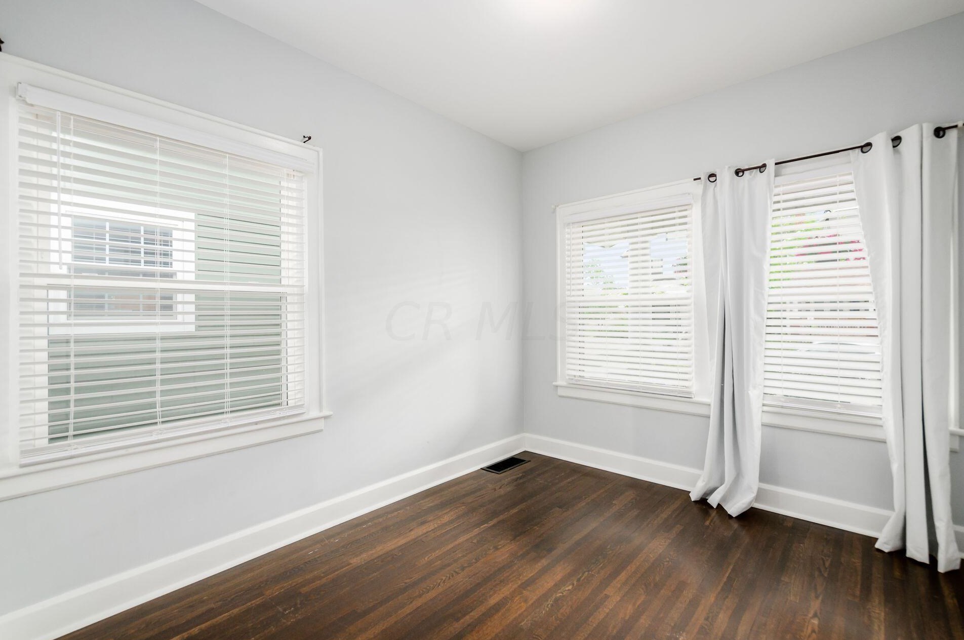 559 Frebis Ave, Columbus OH  43206-3749 exterior