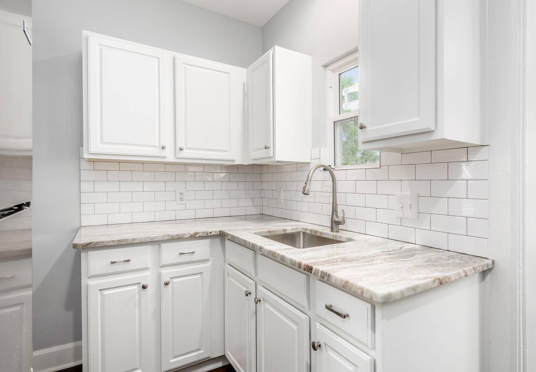 559 Frebis Ave, Columbus OH  43206-3749 exterior