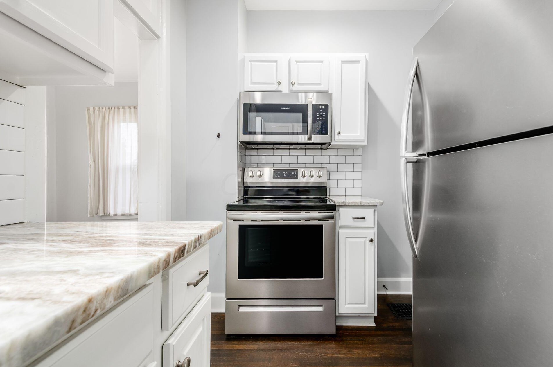 559 Frebis Ave, Columbus OH  43206-3749 exterior