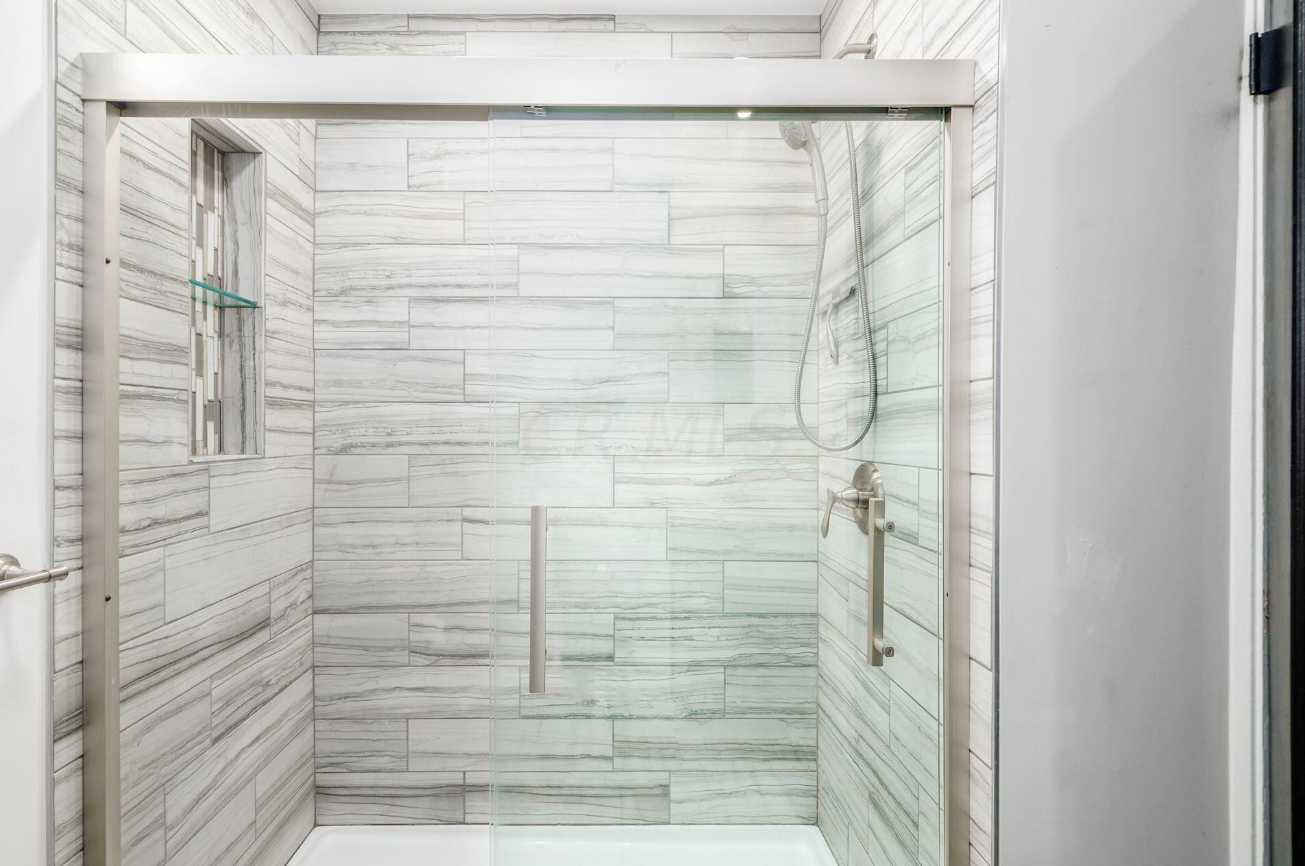 559 Frebis Ave, Columbus OH  43206-3749 exterior