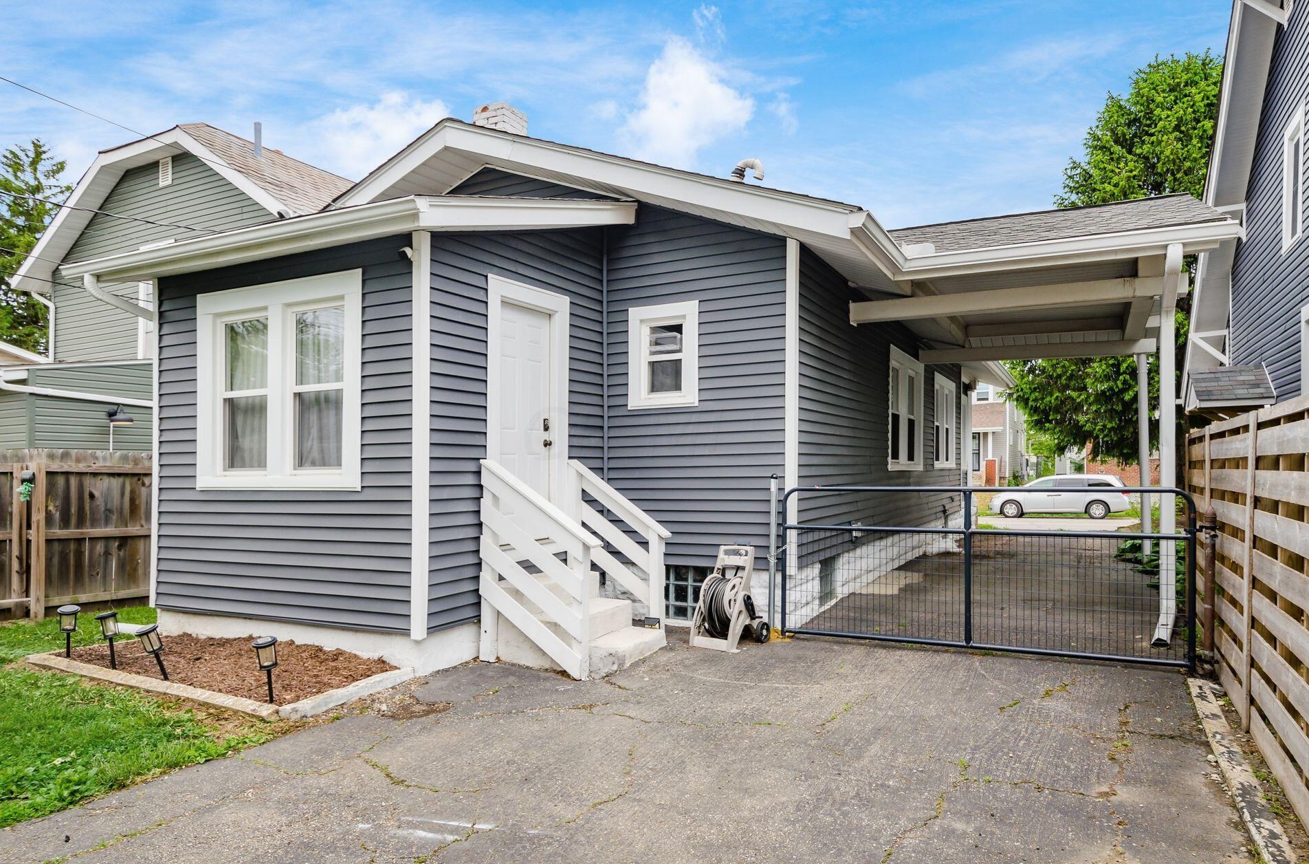 559 Frebis Ave, Columbus OH  43206-3749 exterior