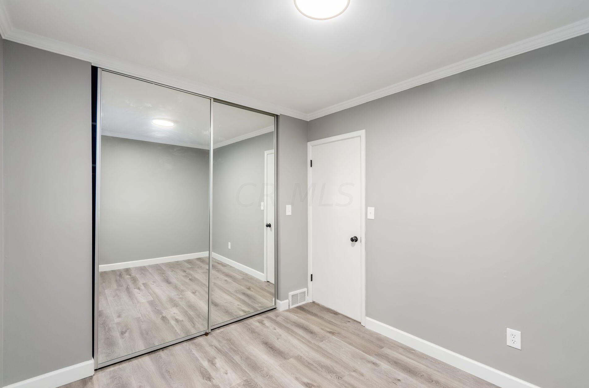 1094 Kenwick Rd, Columbus OH 43209-2582 exterior