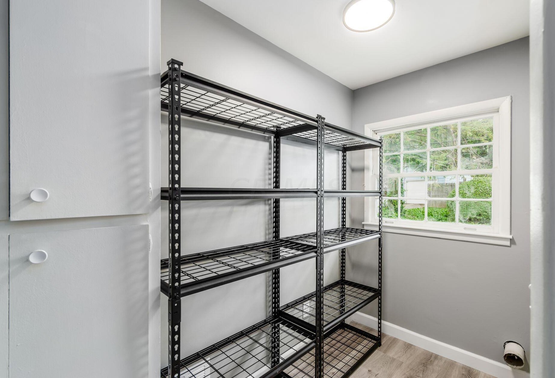 1094 Kenwick Rd, Columbus OH 43209-2582 exterior