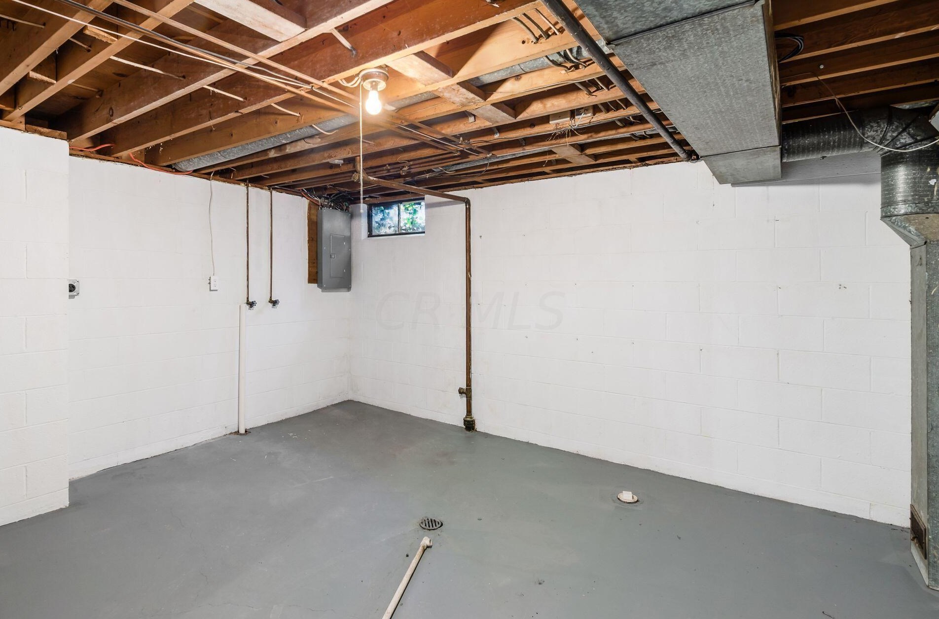 1094 Kenwick Rd, Columbus OH 43209-2582 exterior