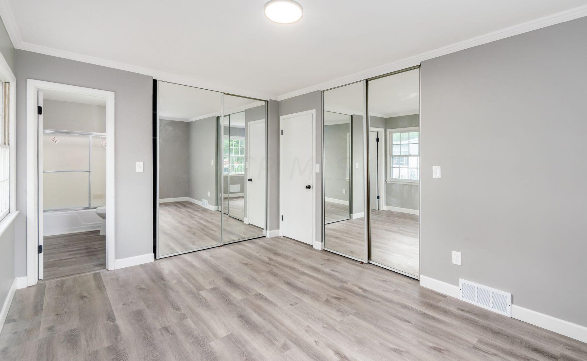 1094 Kenwick Rd, Columbus OH 43209-2582 exterior