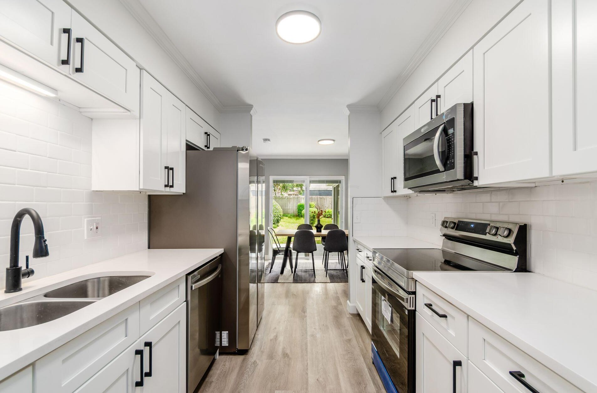 1094 Kenwick Rd, Columbus OH 43209-2582 exterior