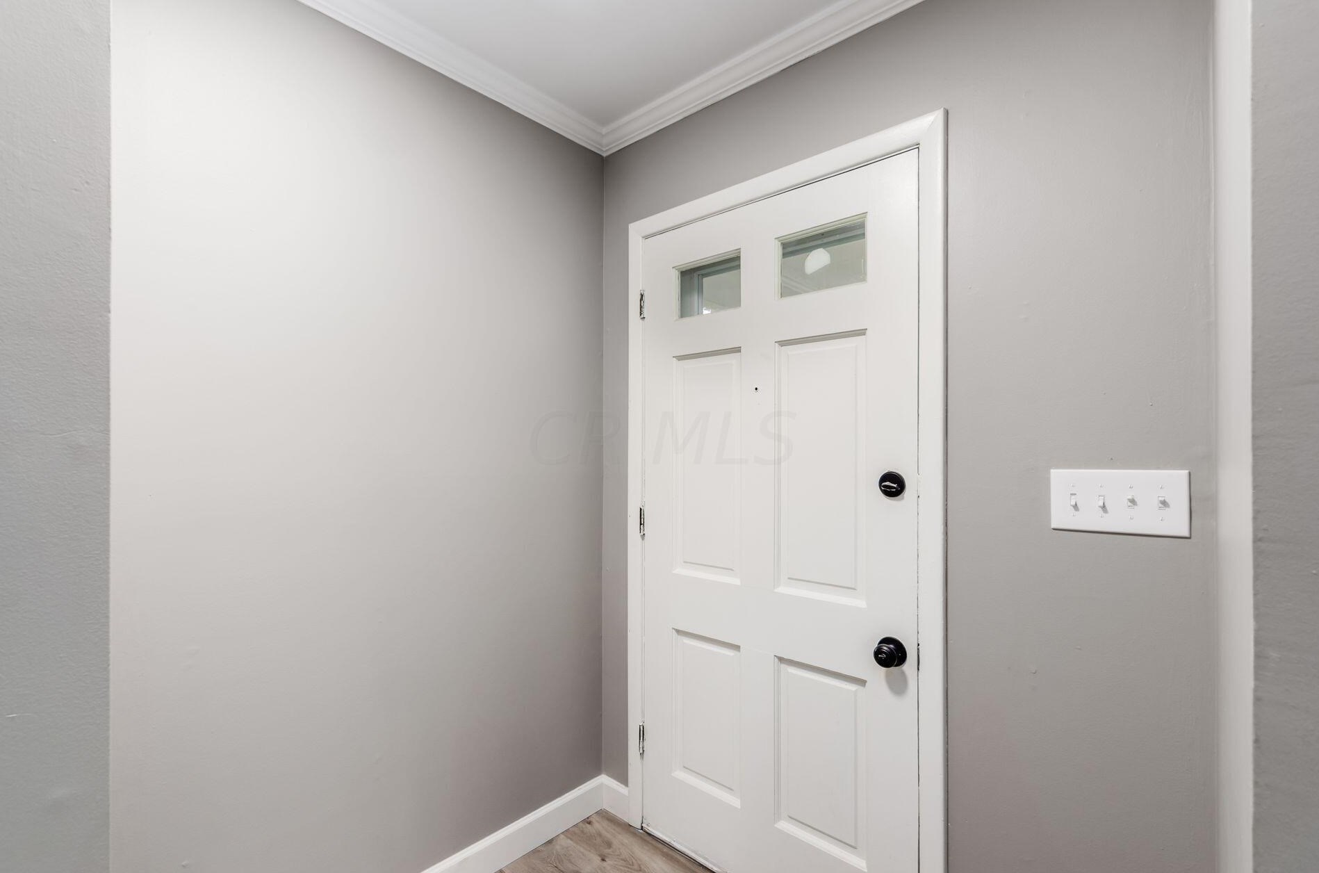 1094 Kenwick Rd, Columbus OH 43209-2582 exterior