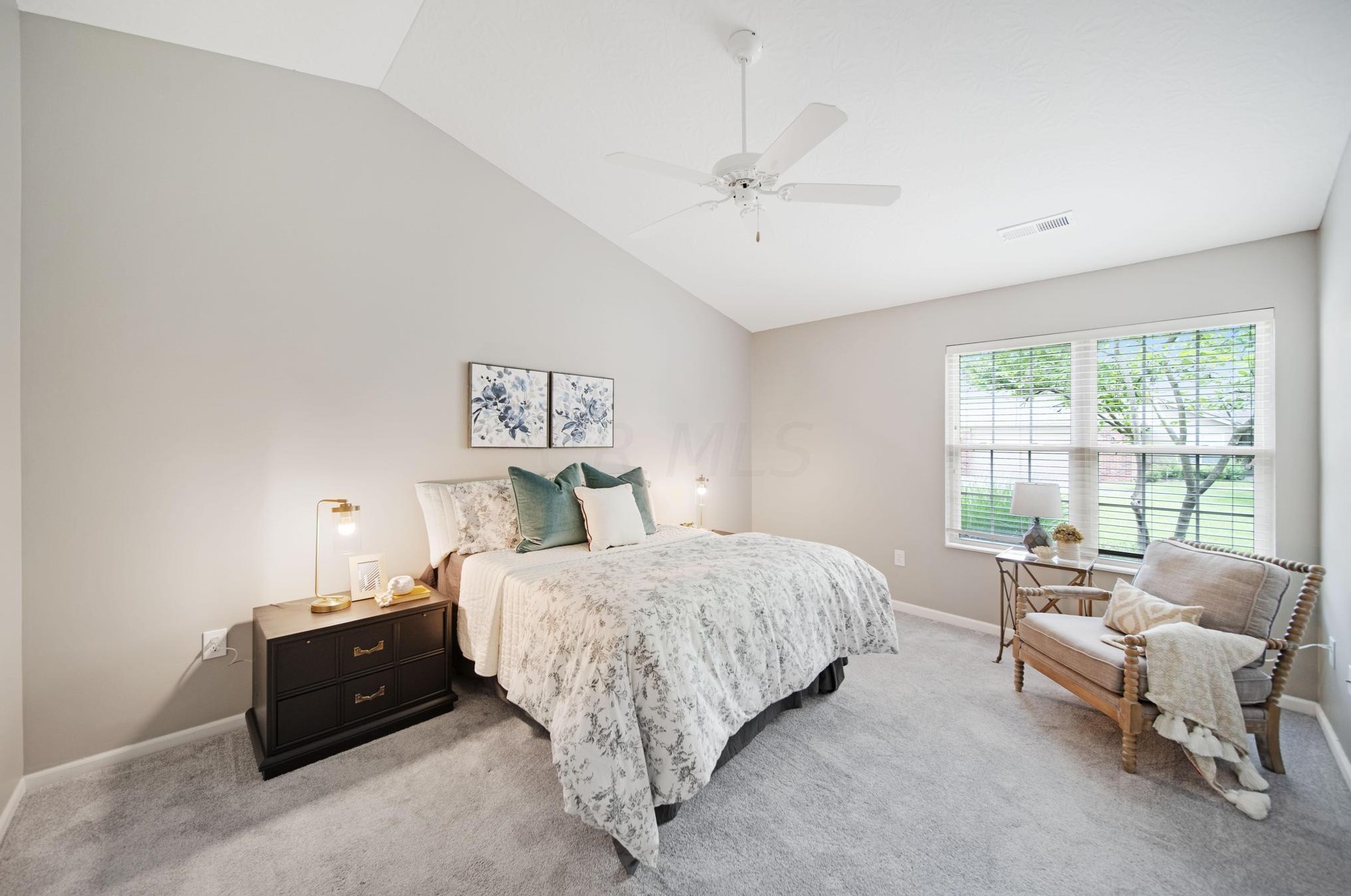 587 Piney Glen Dr, Columbus OH  43230-8420 exterior