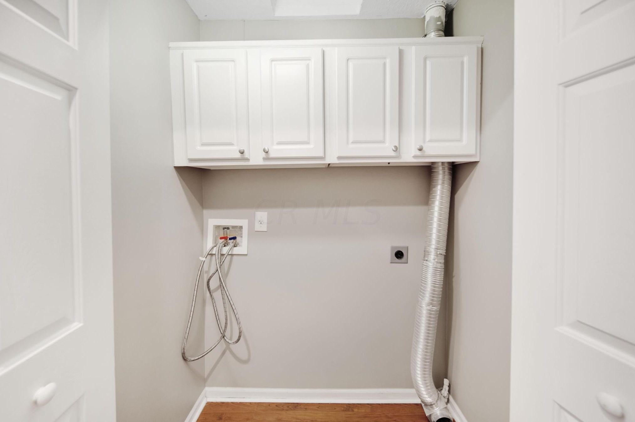 587 Piney Glen Dr, Columbus OH  43230-8420 exterior