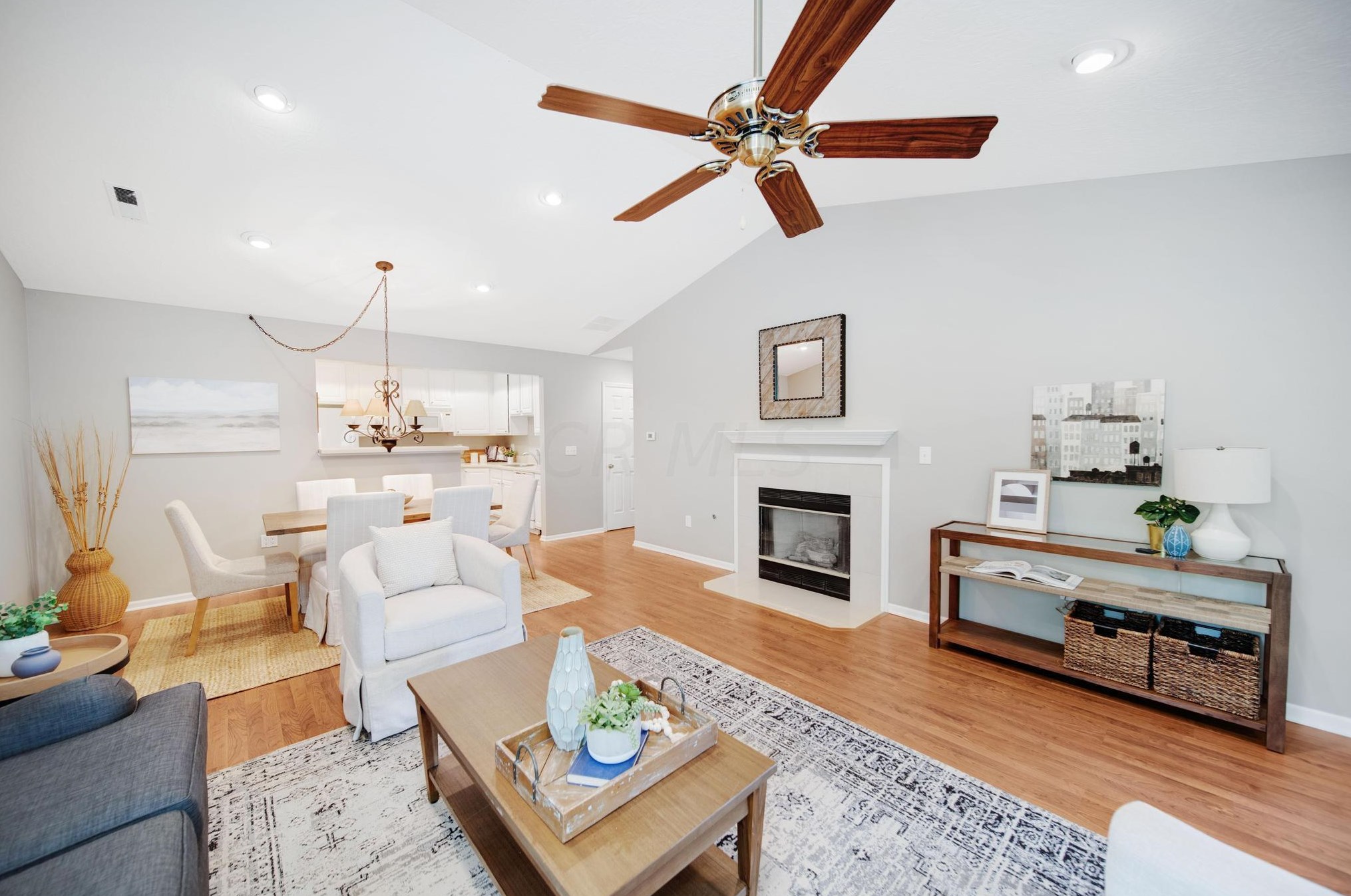 587 Piney Glen Dr, Columbus OH  43230-8420 exterior