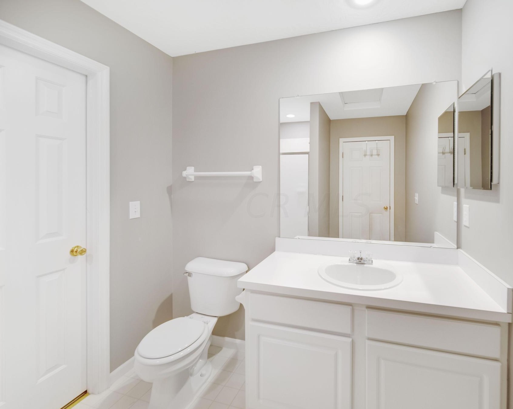 587 Piney Glen Dr, Columbus OH  43230-8420 exterior