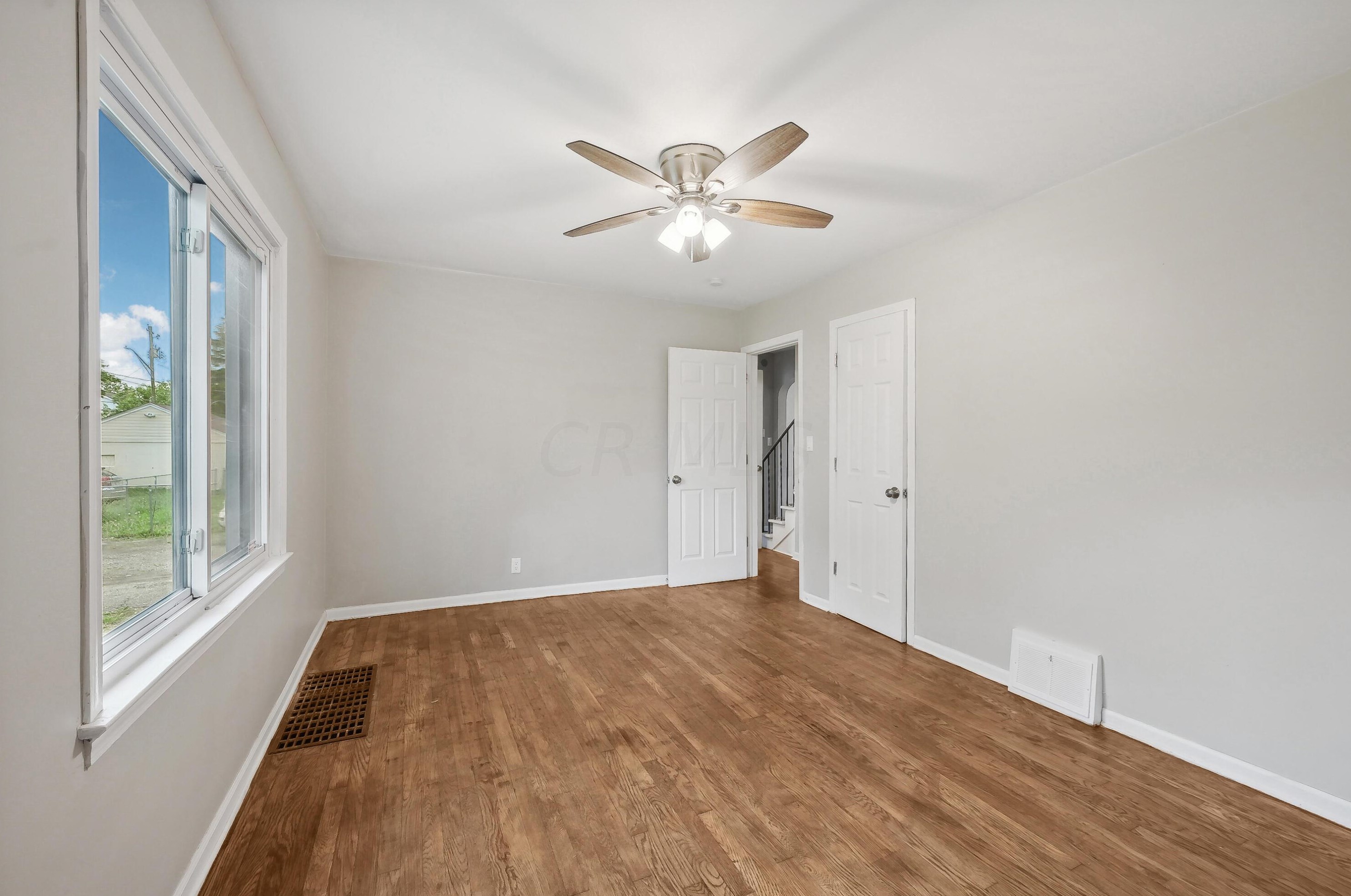 1519 Hudson St, Columbus OH 43202-2612 exterior